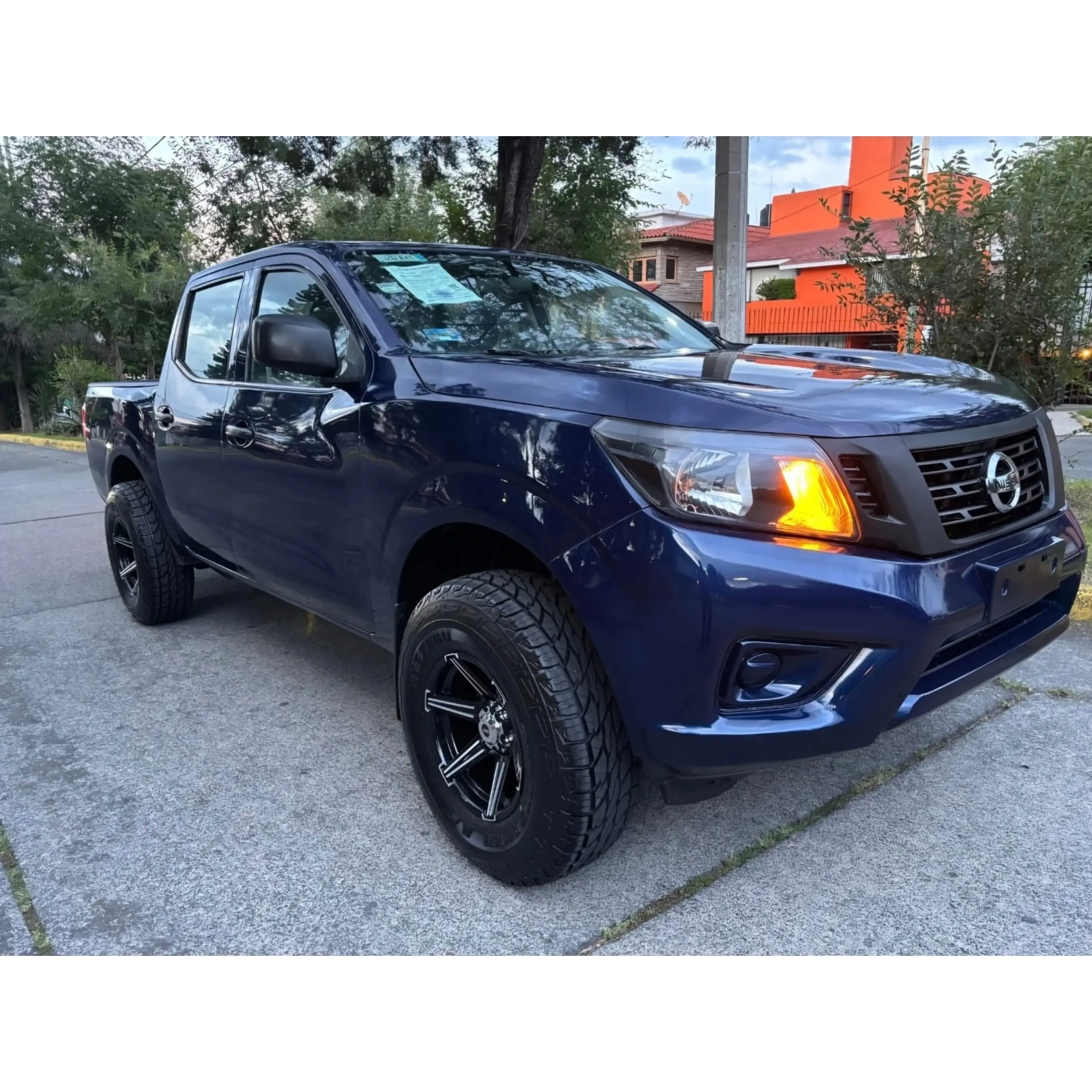 NISSAN NP300 2.5 DOBLE CABINA SE AA PACK SEG MT 2018 3
