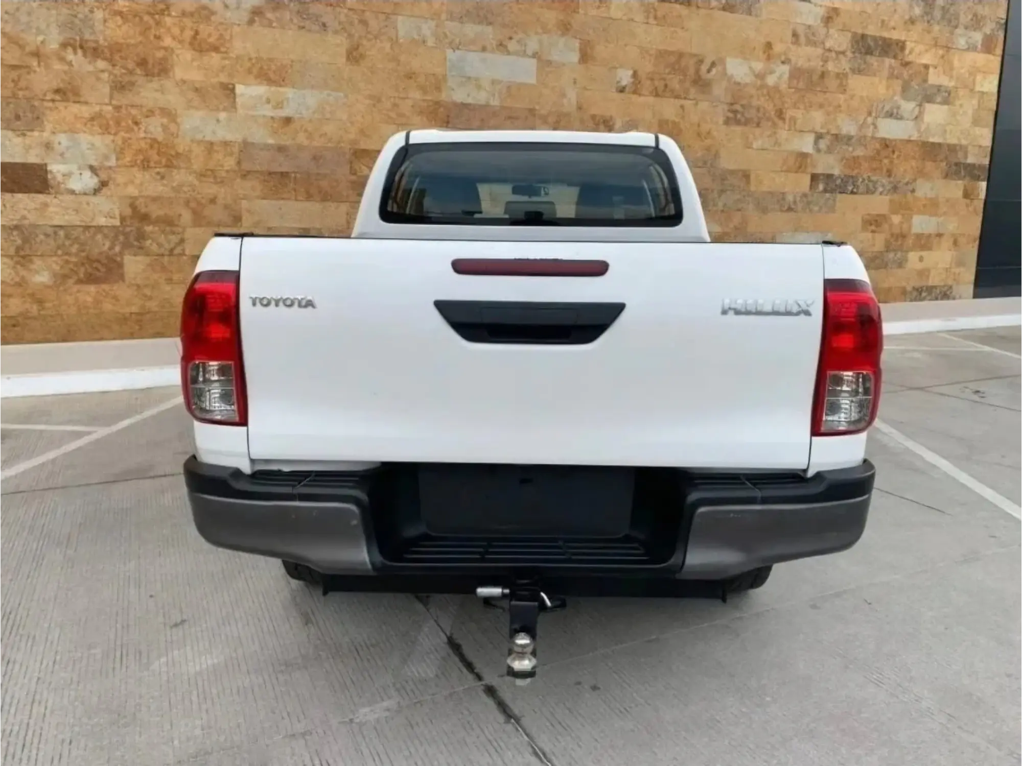TOYOTA HILUX 2.7 CABINA DOBLE SR MT 2019 5