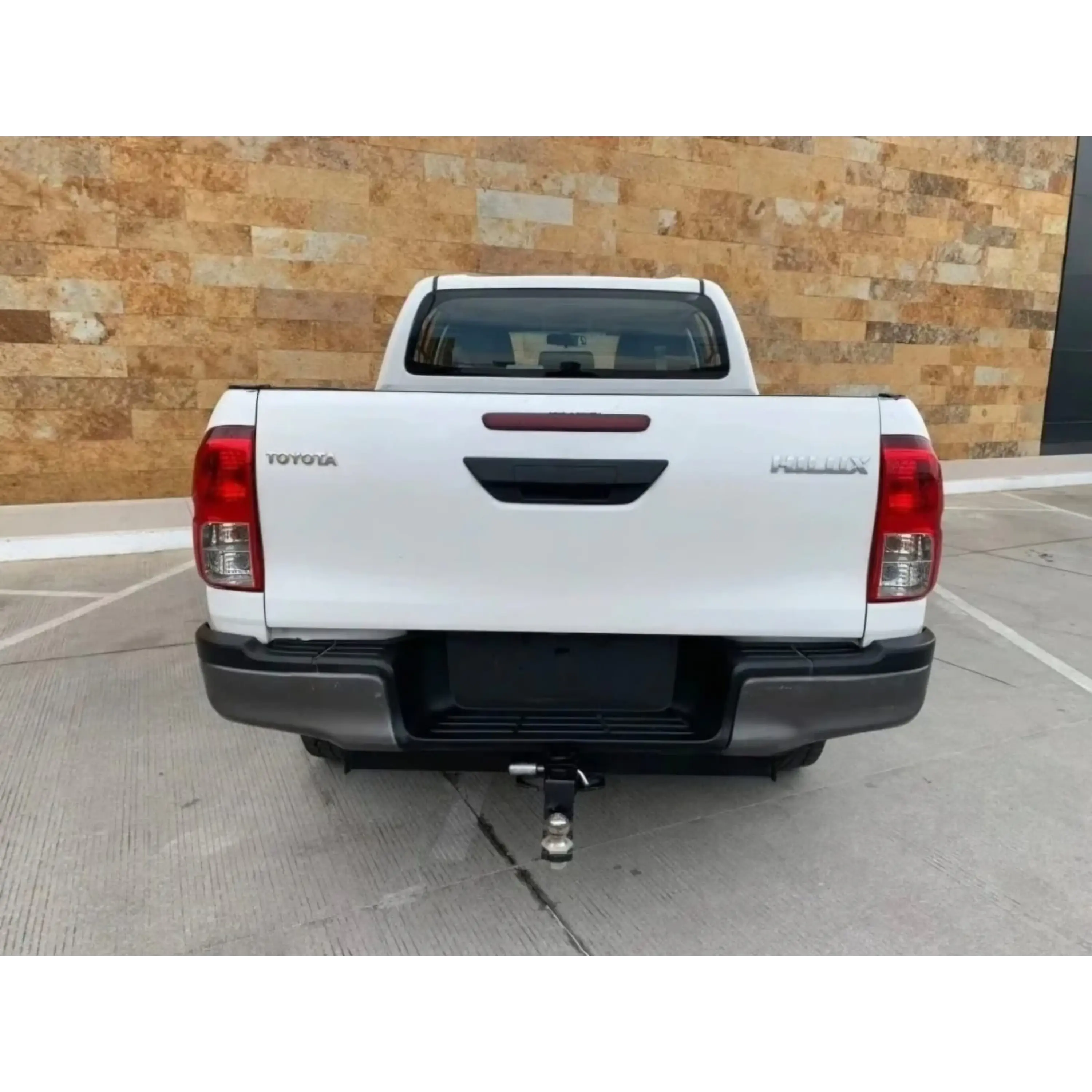 TOYOTA HILUX 2.7 CABINA DOBLE SR MT 2019 5