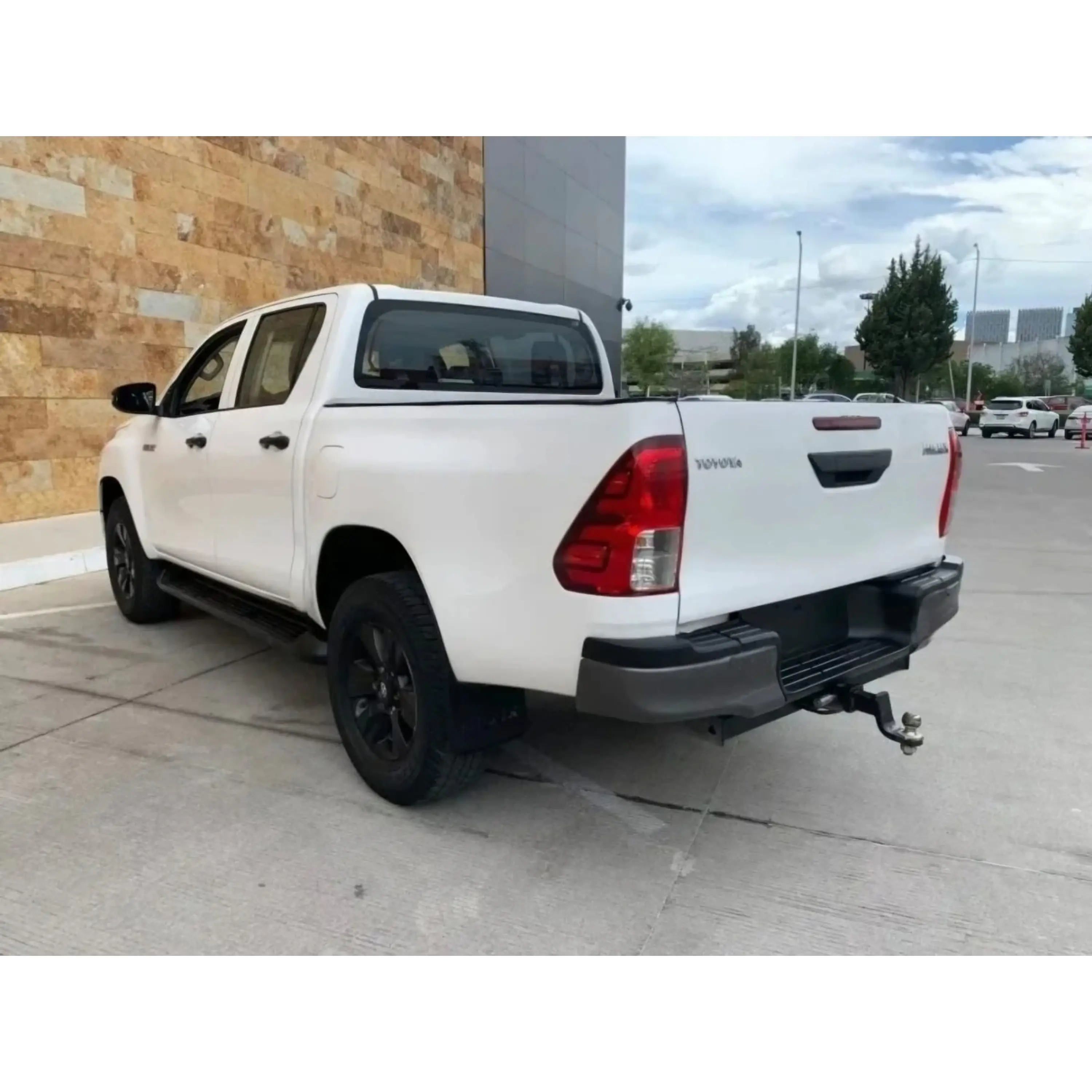 TOYOTA HILUX 2.7 CABINA DOBLE SR MT 2019 4