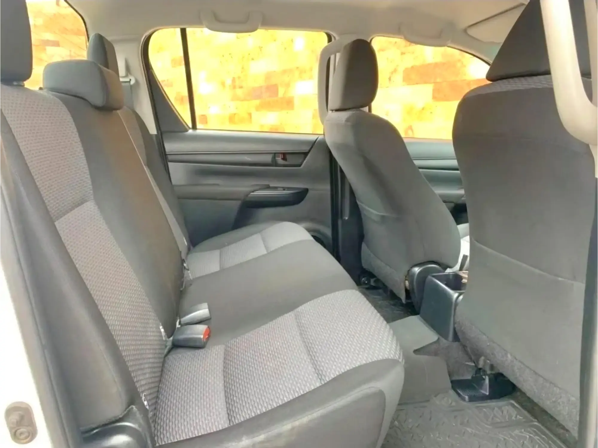 TOYOTA HILUX 2.7 CABINA DOBLE SR MT 2019 10