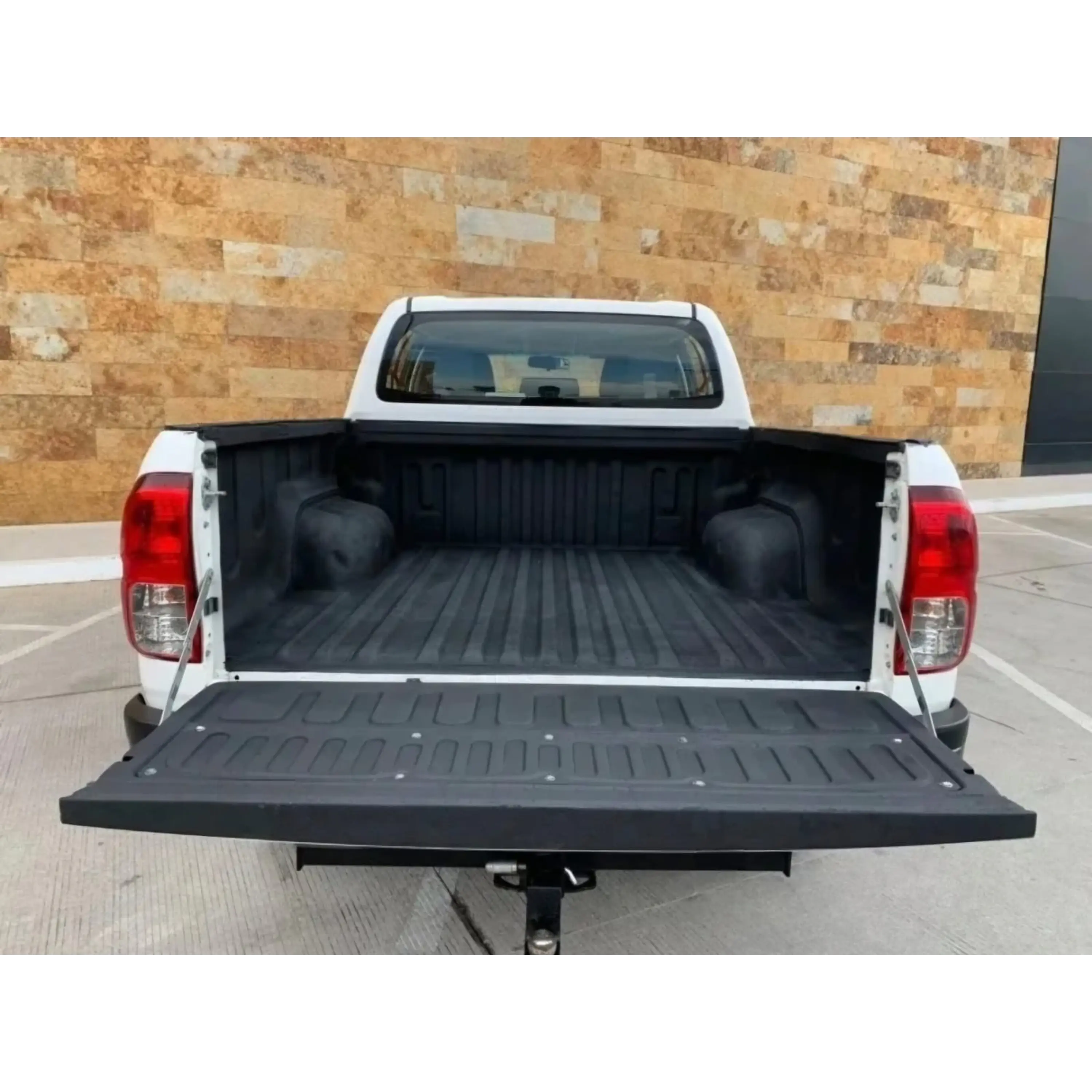 TOYOTA HILUX 2.7 CABINA DOBLE SR MT 2019 6