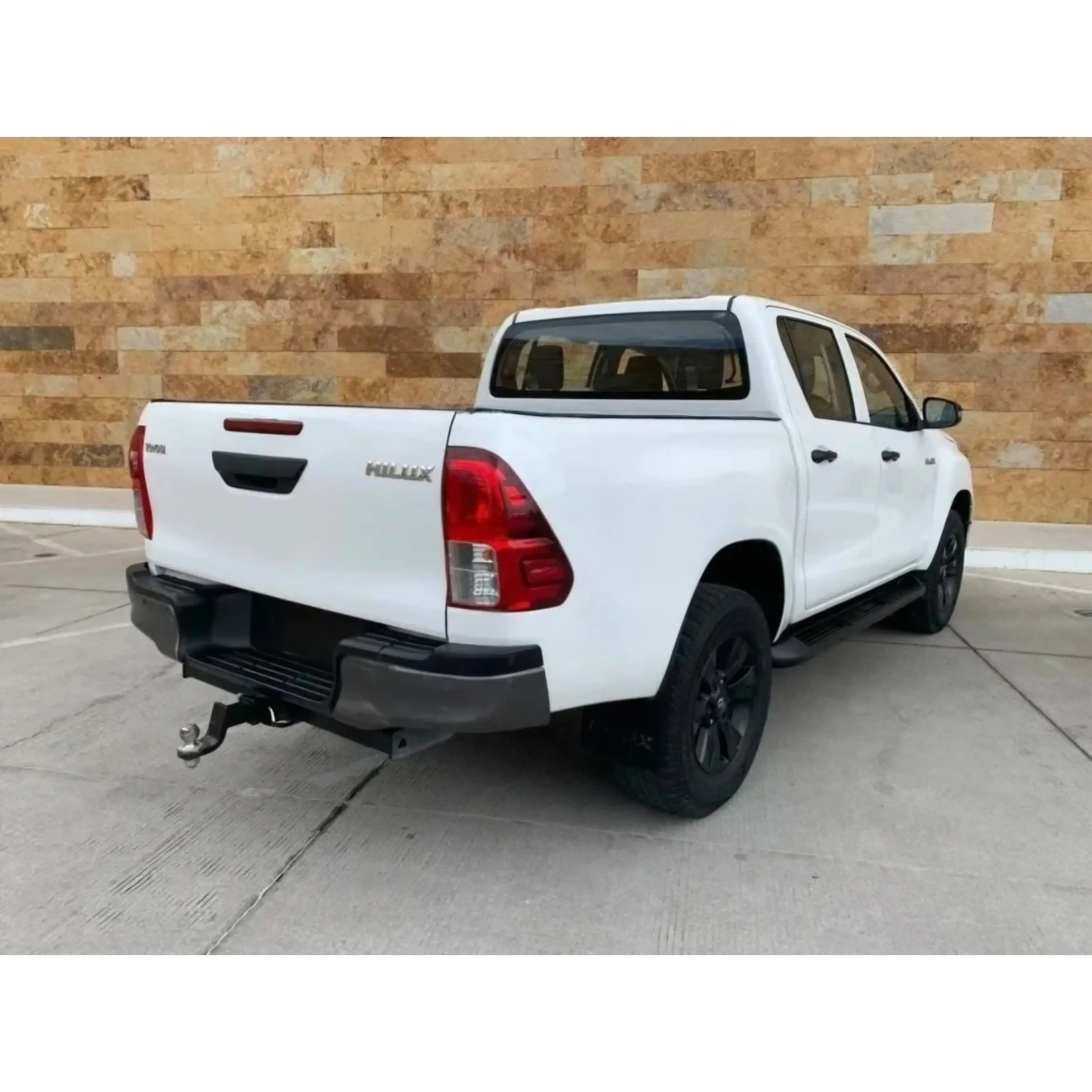 TOYOTA HILUX 2.7 CABINA DOBLE SR MT 2019 7
