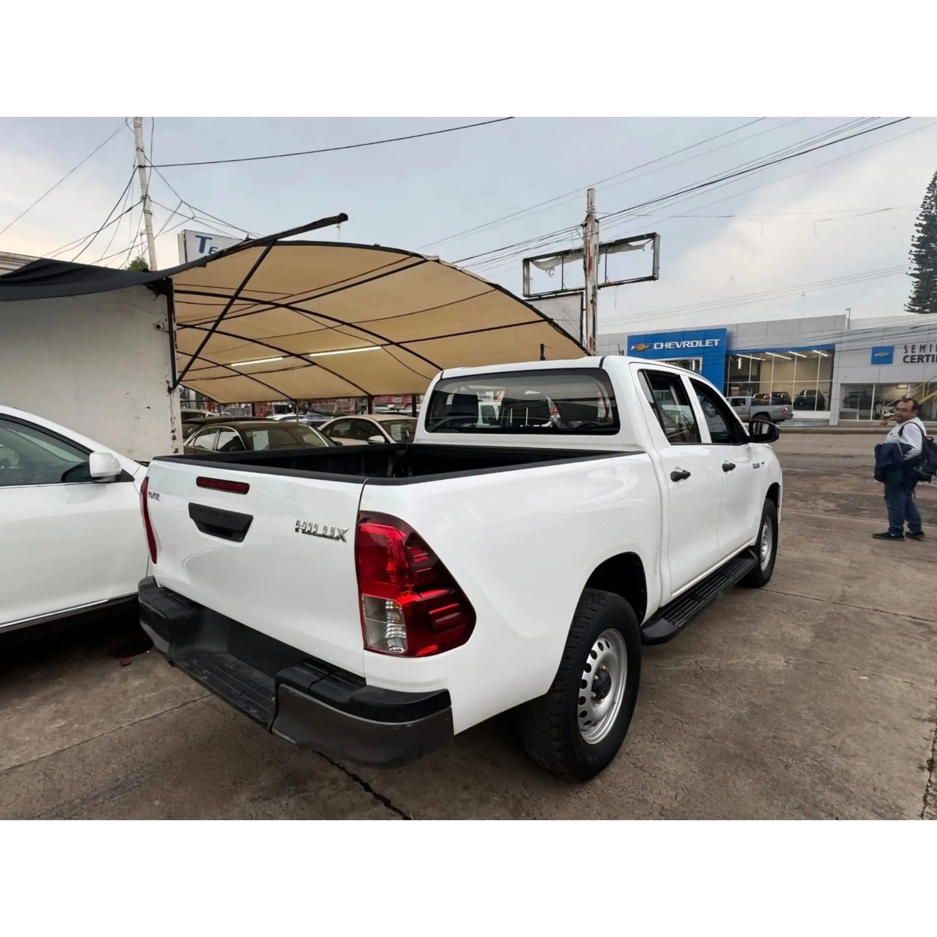 TOYOTA HILUX 2.7 CABINA DOBLE SR MT 2019 7