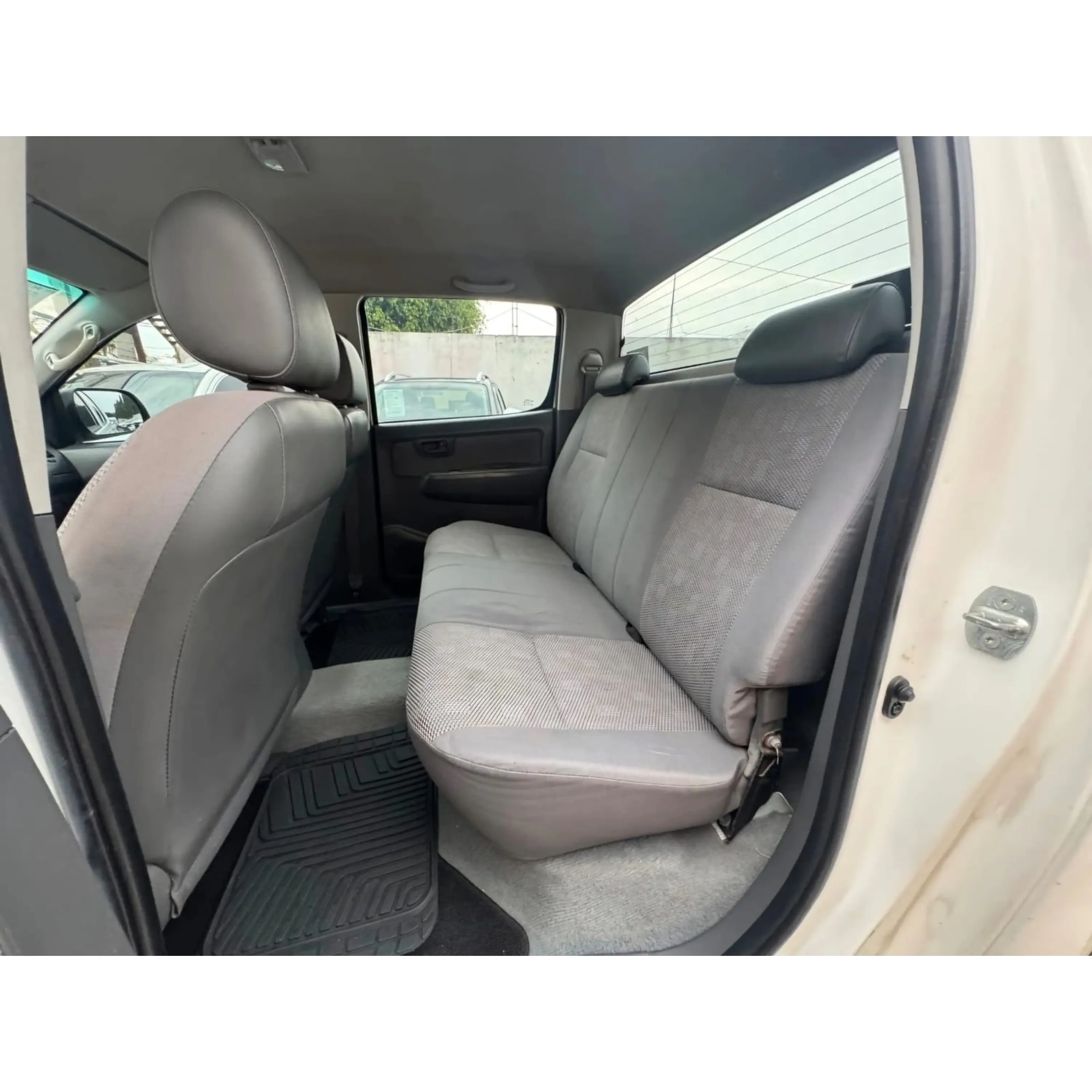 TOYOTA HILUX 2.7 CABINA DOBLE SR MT 2013 8