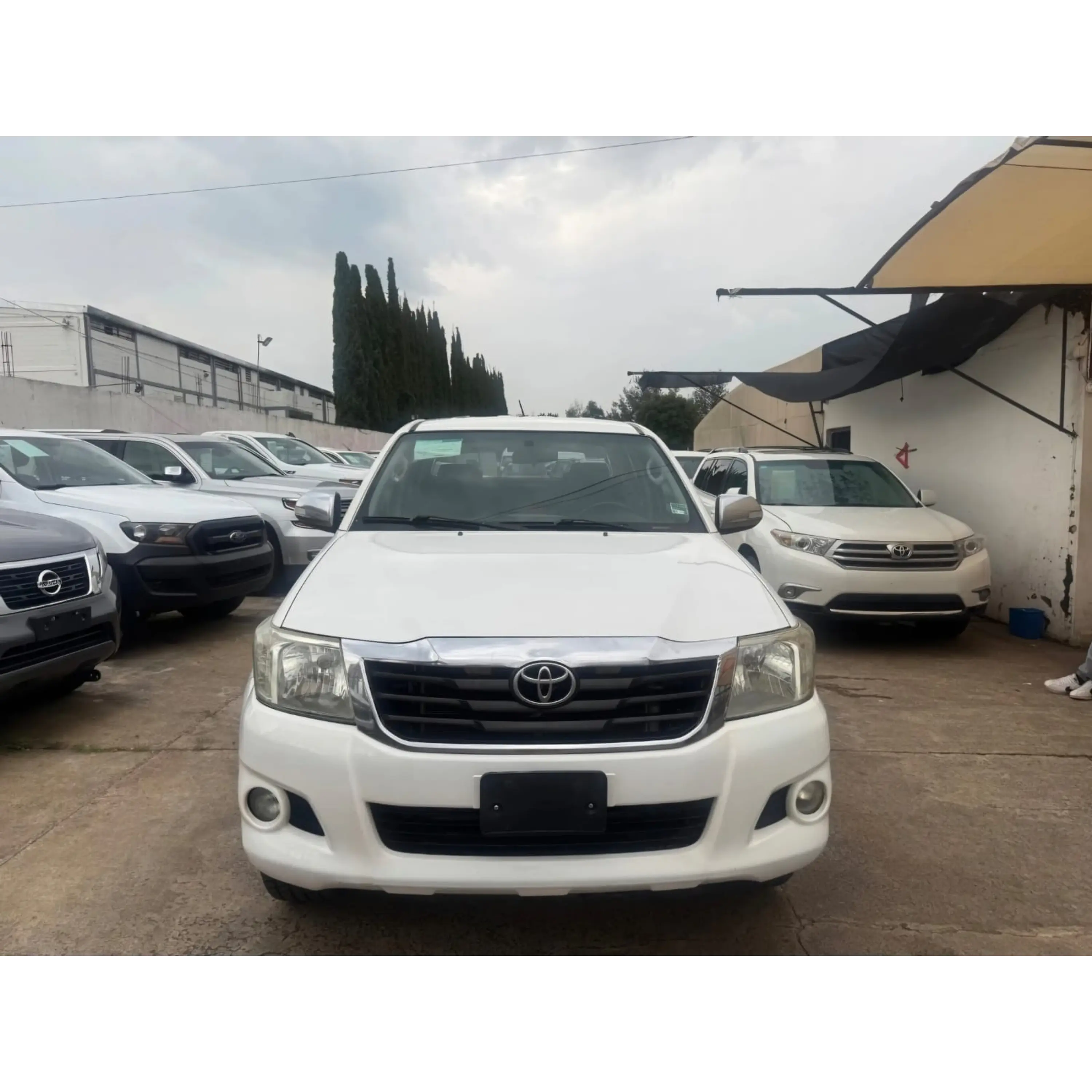 TOYOTA HILUX 2.7 CABINA DOBLE SR MT 2013 6