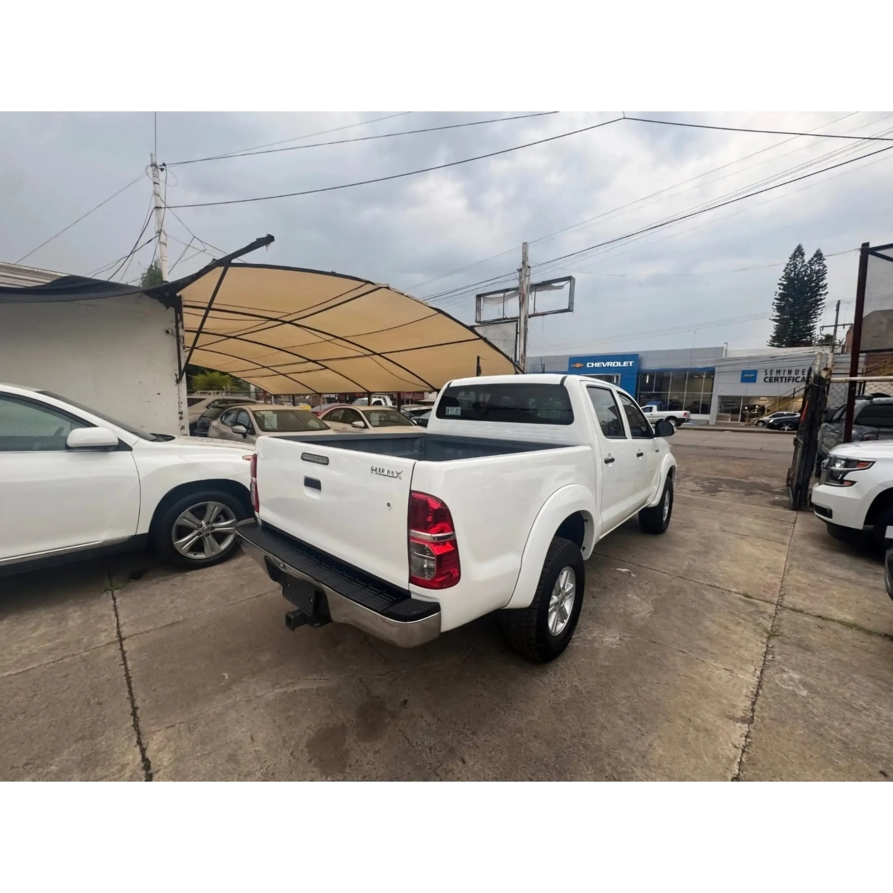 TOYOTA HILUX 2.7 CABINA DOBLE SR MT 2013 3