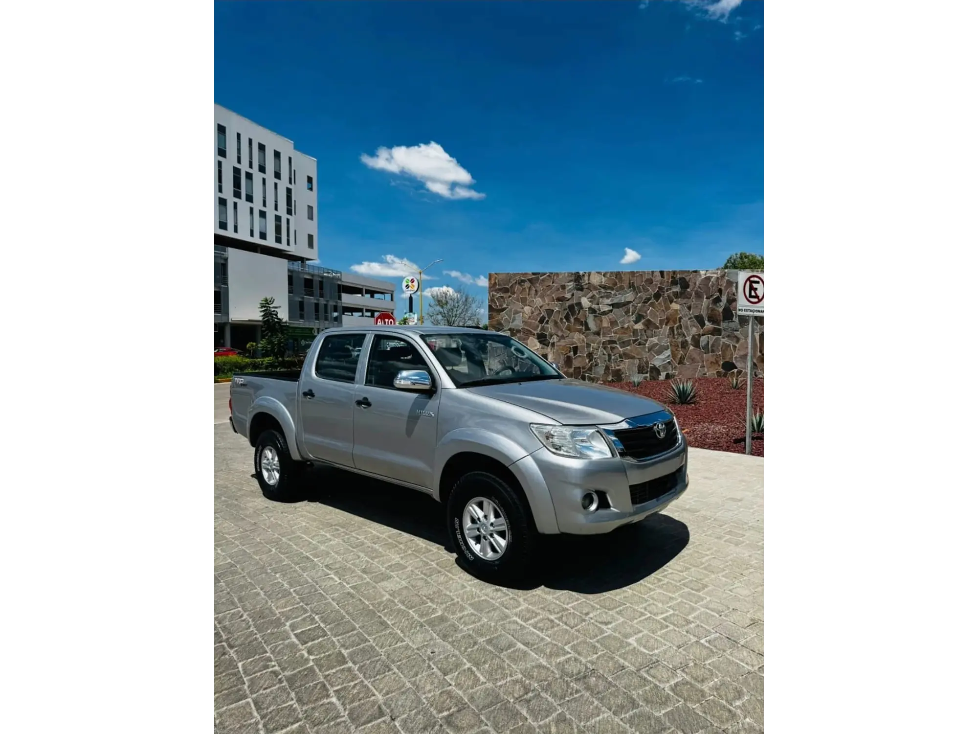 TOYOTA HILUX 2.7 DOBLE CABINA TRD SPORT MT 2015 7