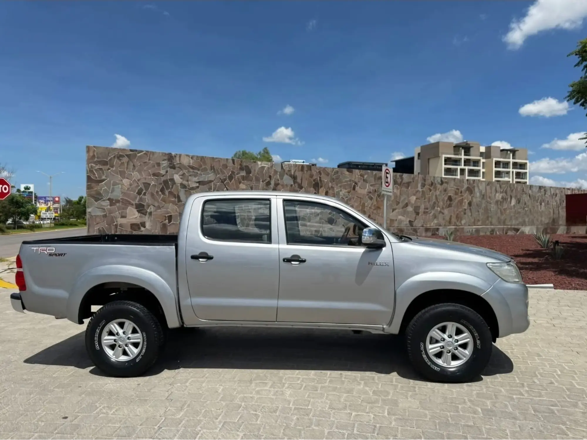 TOYOTA HILUX 2.7 DOBLE CABINA TRD SPORT MT 2015 6