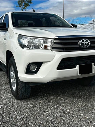 TOYOTA HILUX 2.7 CABINA DOBLE BASE MT 2020