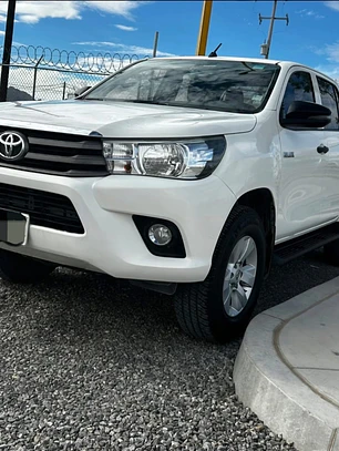TOYOTA HILUX 2.7 CABINA DOBLE BASE MT 2020