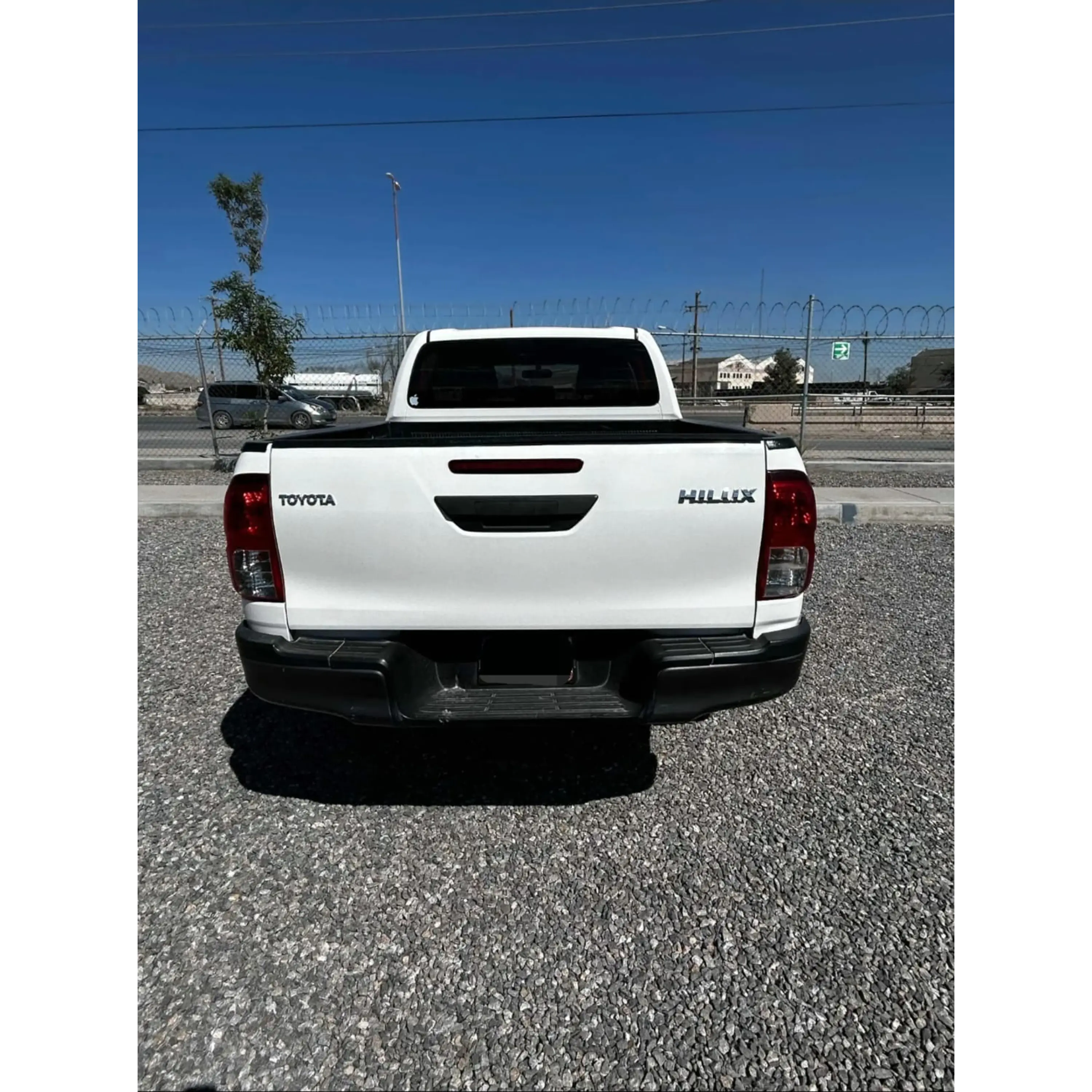 TOYOTA HILUX 2.7 CABINA DOBLE BASE MT 2020 4
