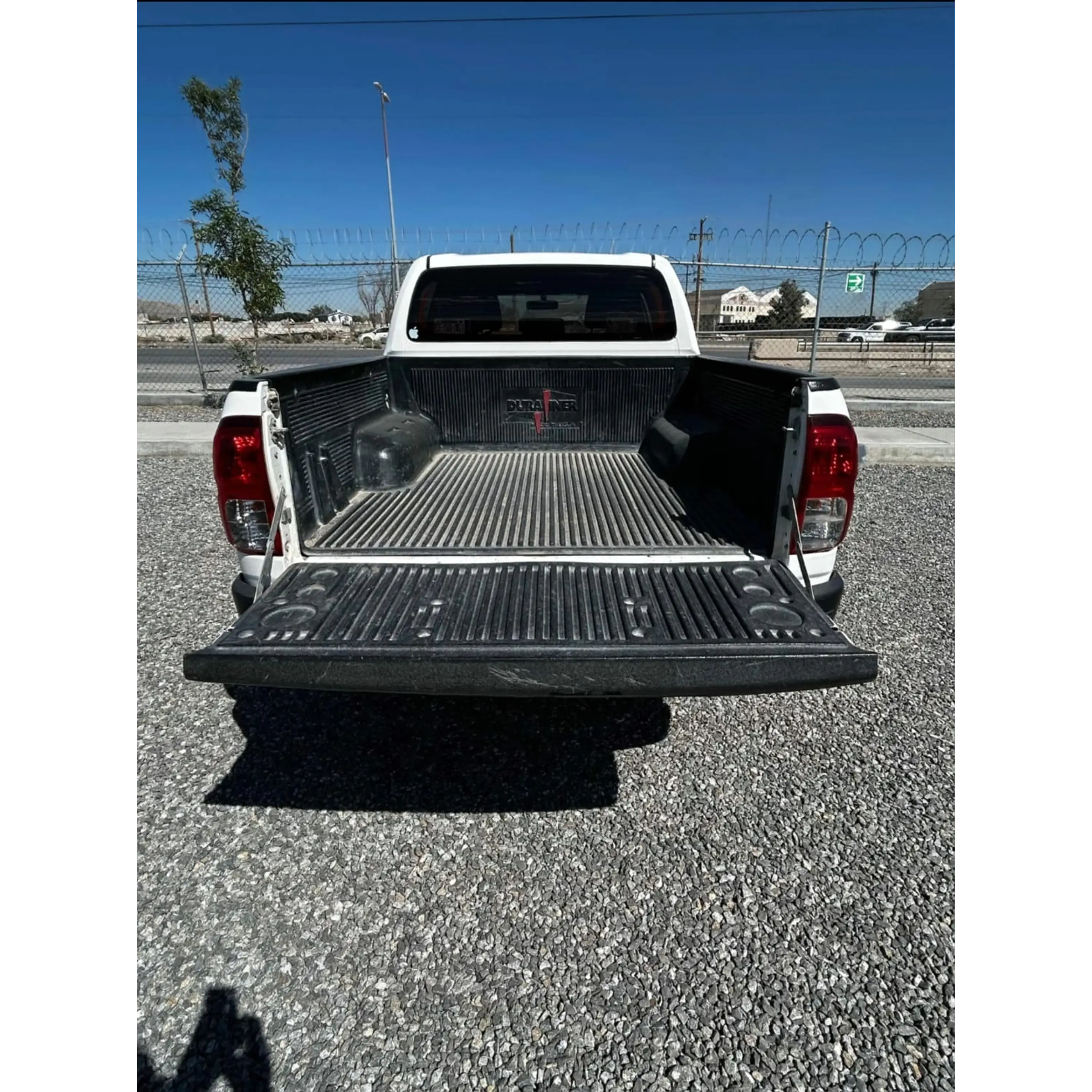 TOYOTA HILUX 2.7 CABINA DOBLE BASE MT 2020 5