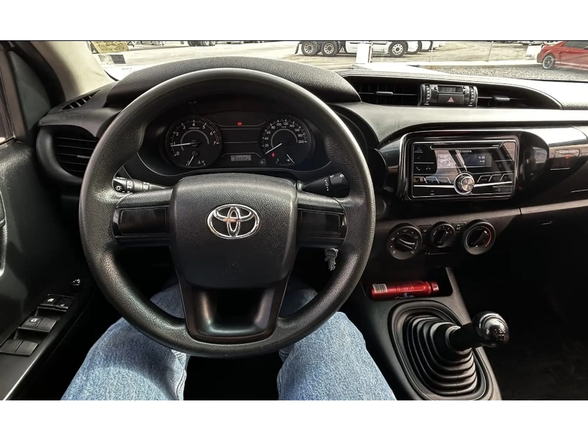 TOYOTA HILUX 2.7 CABINA DOBLE BASE MT 2020 7