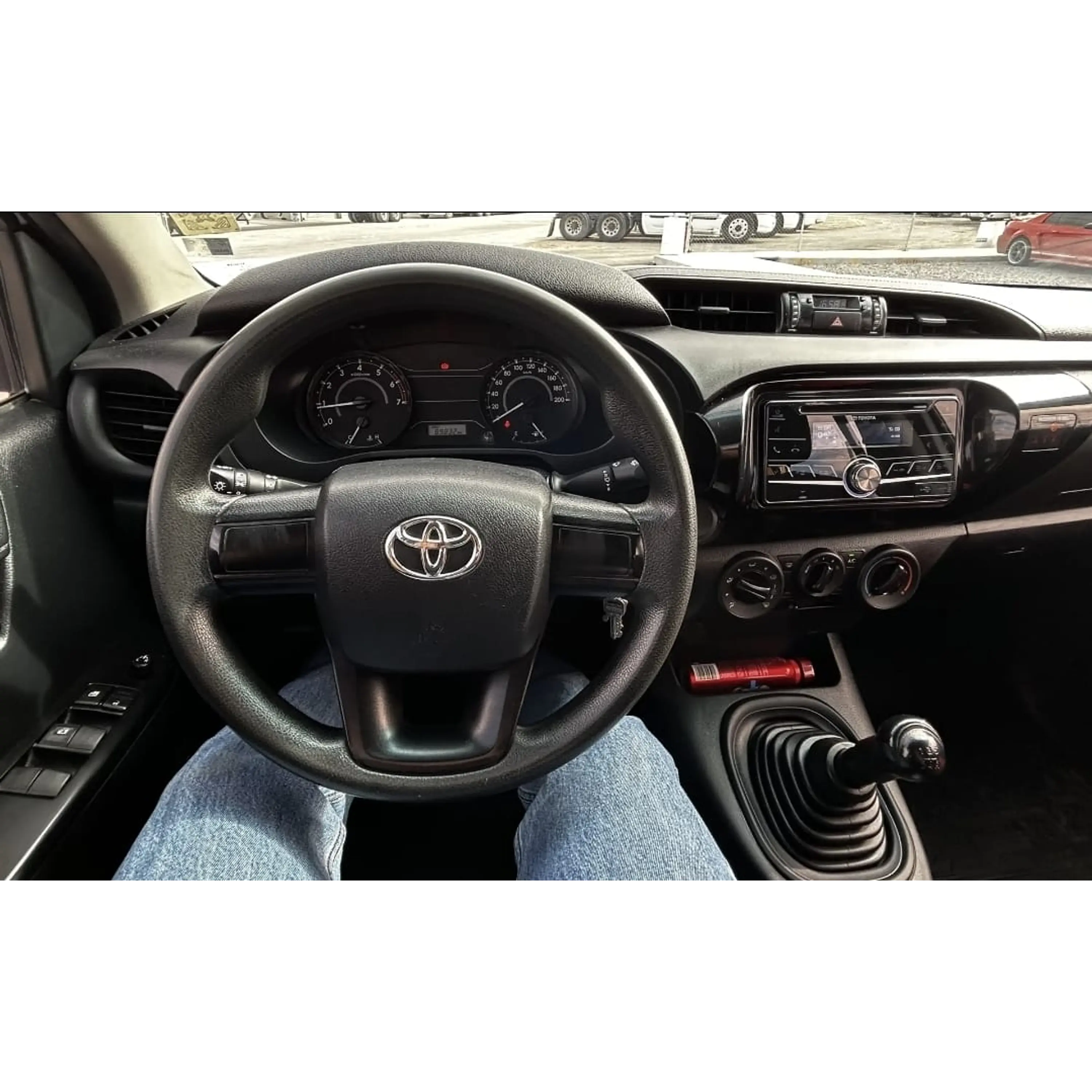 TOYOTA HILUX 2.7 CABINA DOBLE BASE MT 2020 7