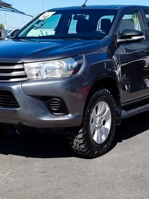 TOYOTA HILUX 2.7 CABINA DOBLE SR MT 2016