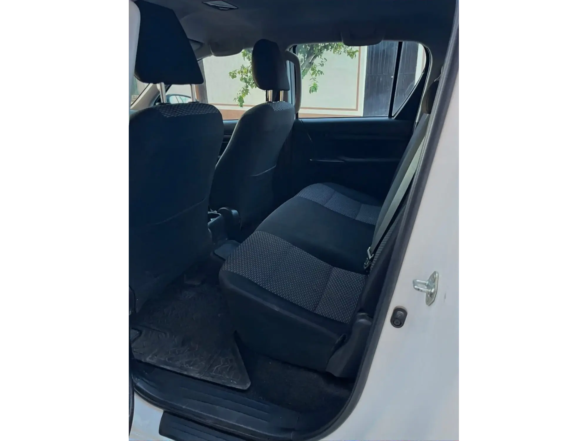 TOYOTA HILUX 2.7 CABINA DOBLE BASE MT 2022 11