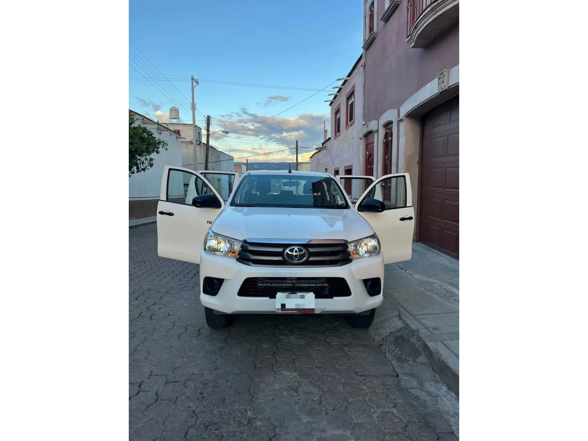 TOYOTA HILUX 2.7 CABINA DOBLE BASE MT 2022 9