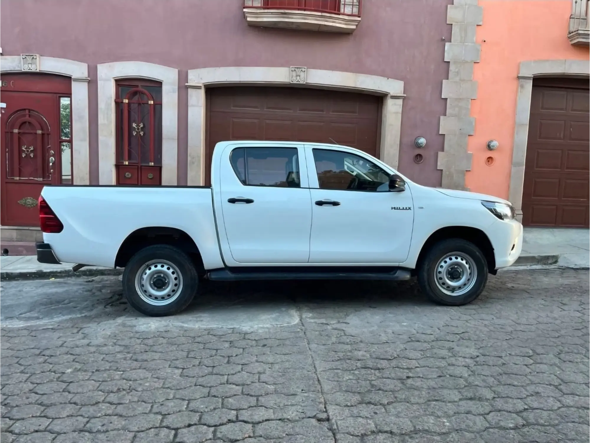 TOYOTA HILUX 2.7 CABINA DOBLE BASE MT 2022 4