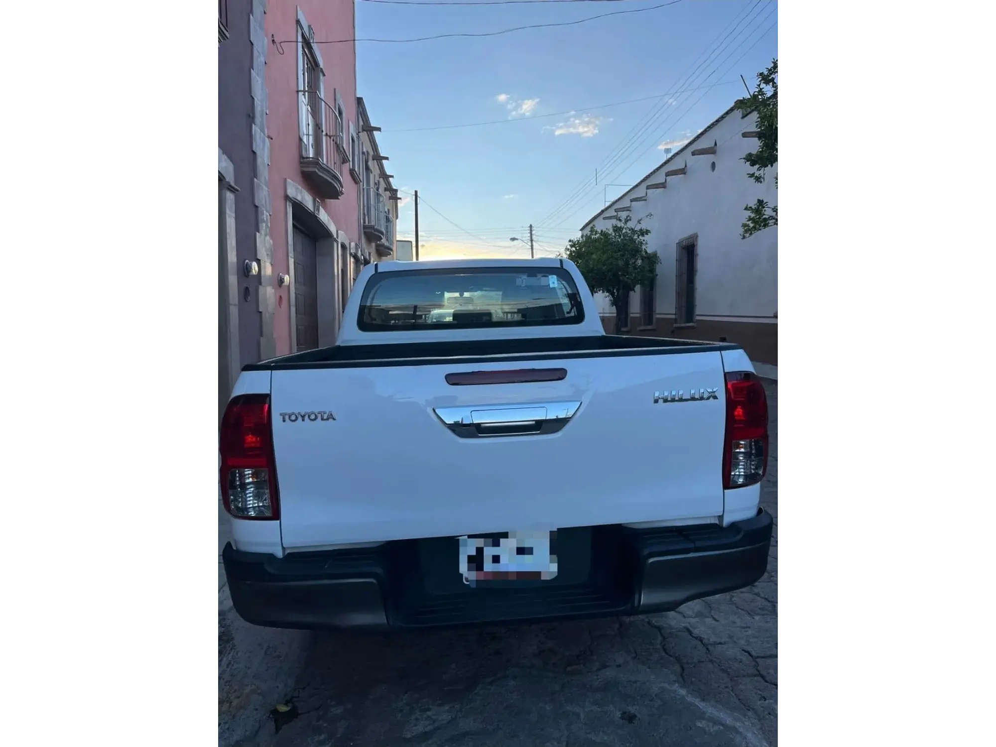 TOYOTA HILUX 2.7 CABINA DOBLE BASE MT 2022 5