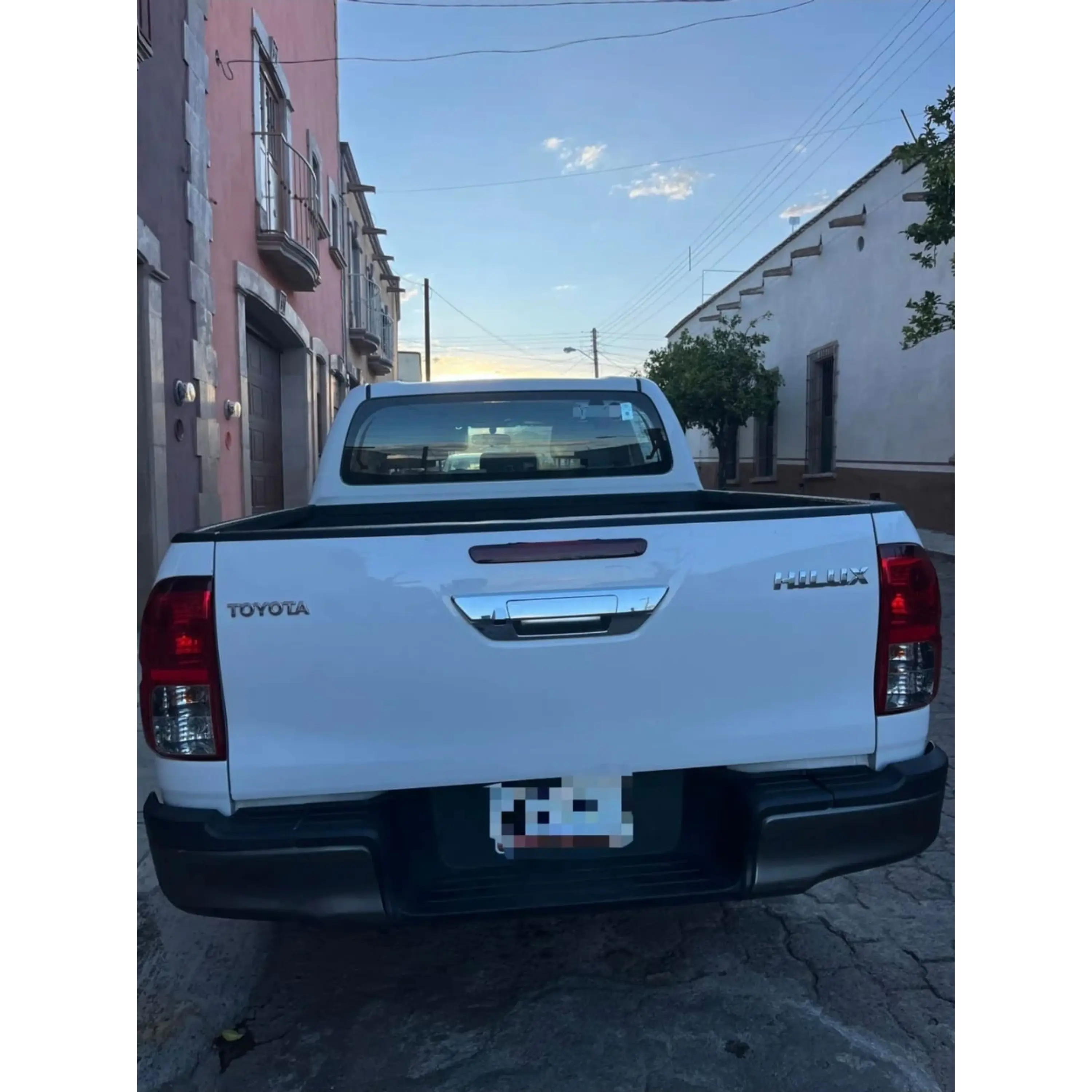 TOYOTA HILUX 2.7 CABINA DOBLE BASE MT 2022 5
