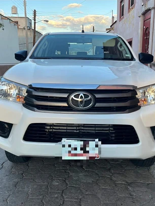 TOYOTA HILUX 2.7 CABINA DOBLE BASE MT 2022