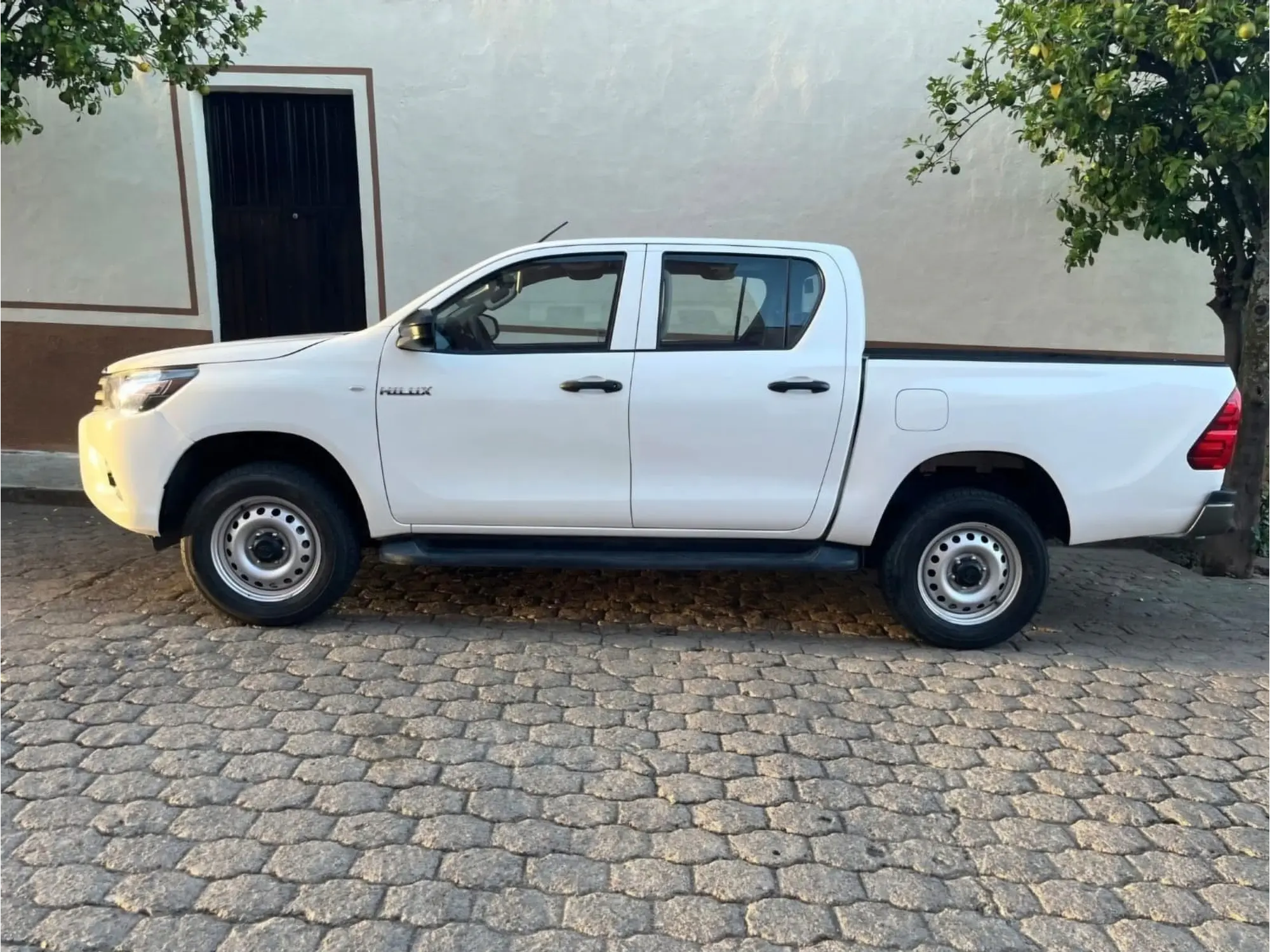 TOYOTA HILUX 2.7 CABINA DOBLE BASE MT 2022 7