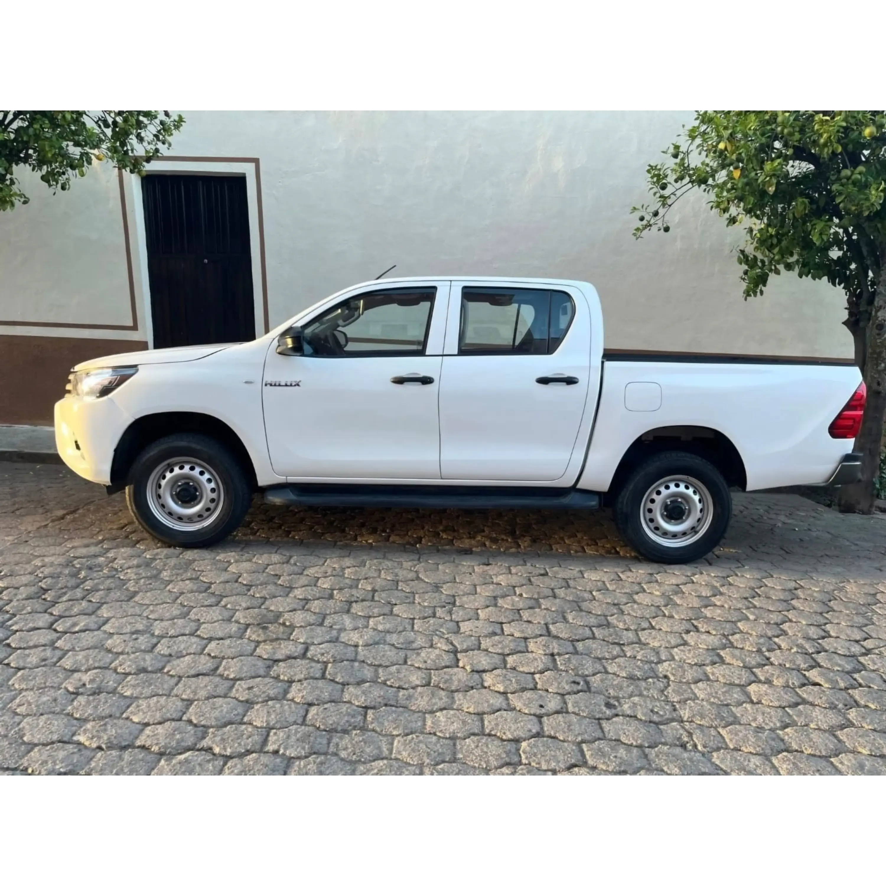 TOYOTA HILUX 2.7 CABINA DOBLE BASE MT 2022 7