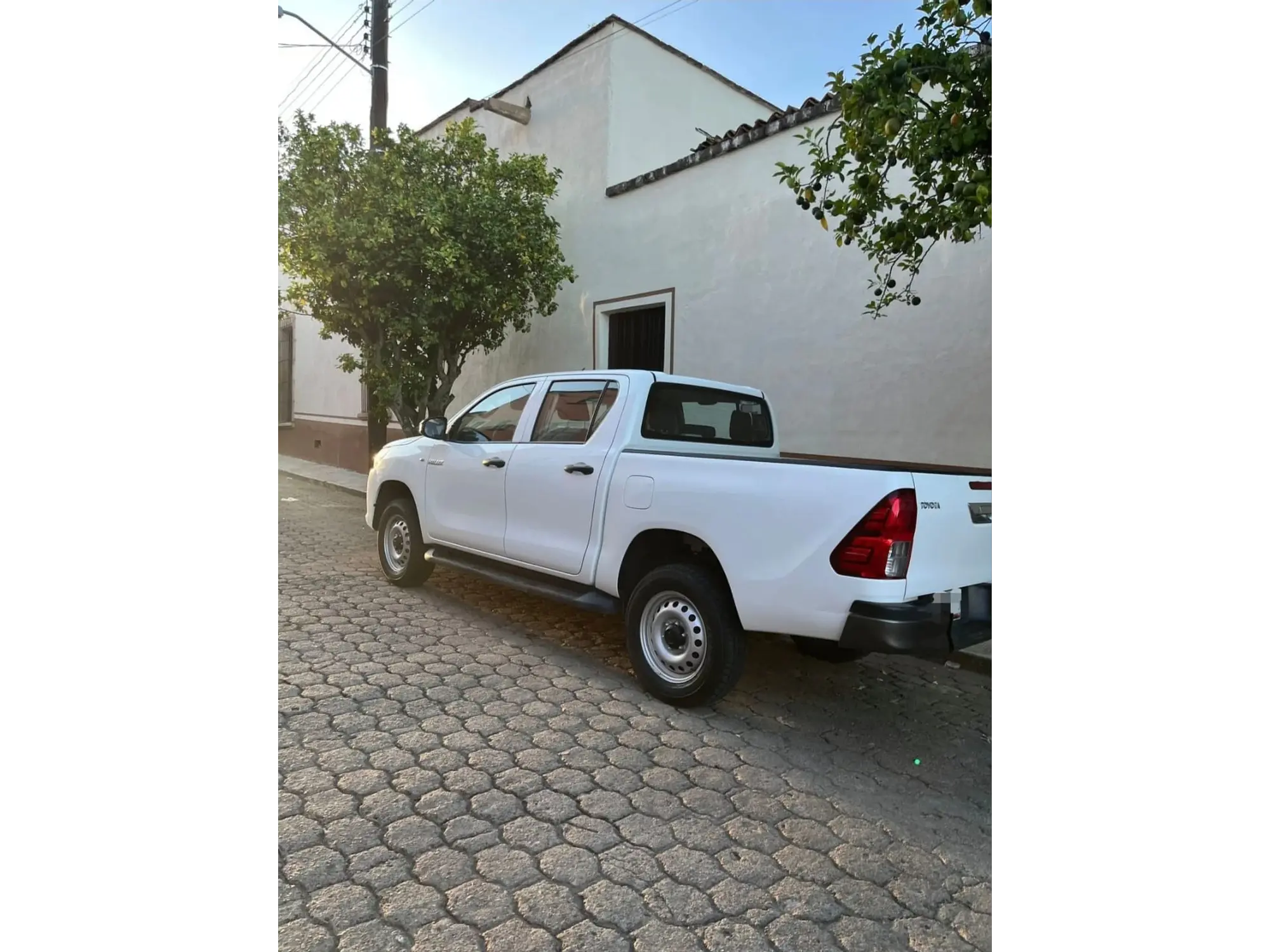 TOYOTA HILUX 2.7 CABINA DOBLE BASE MT 2022 6