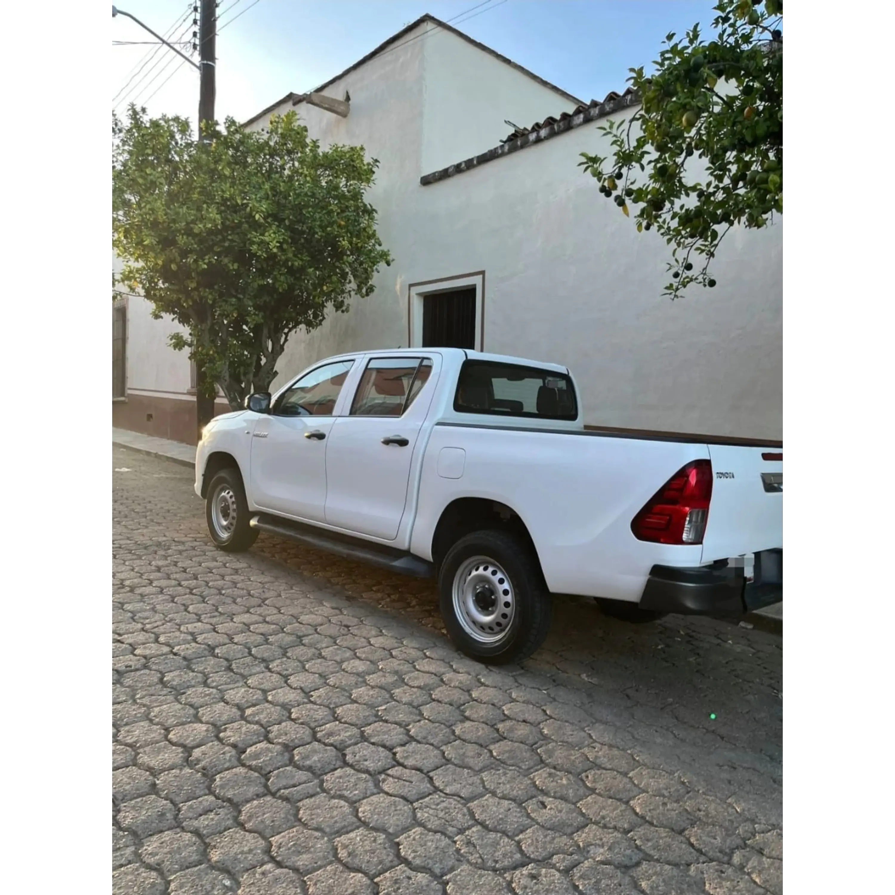 TOYOTA HILUX 2.7 CABINA DOBLE BASE MT 2022 6