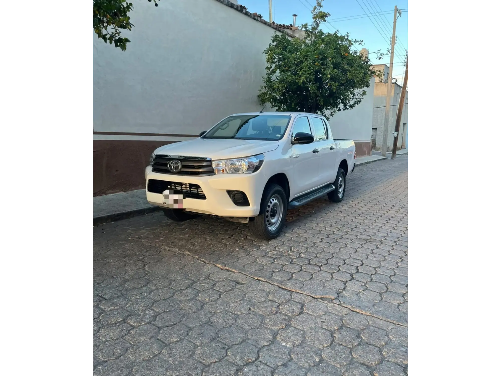 TOYOTA HILUX 2.7 CABINA DOBLE BASE MT 2022 1