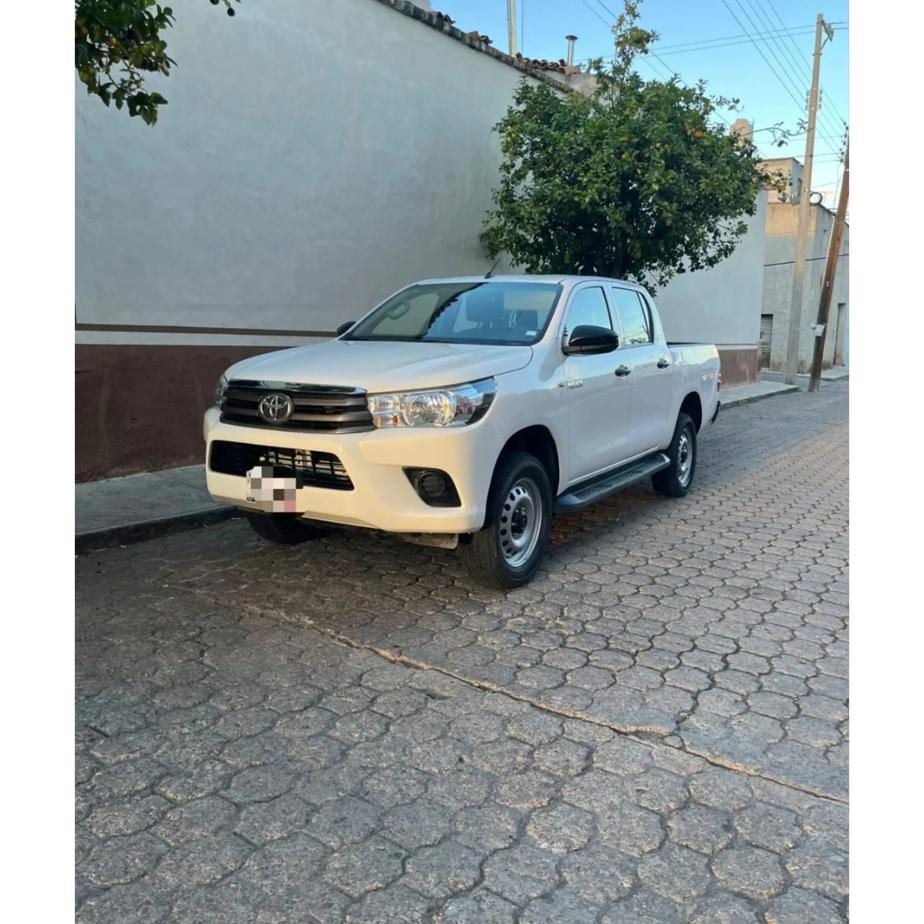 TOYOTA HILUX 2.7 CABINA DOBLE BASE MT 2022 1
