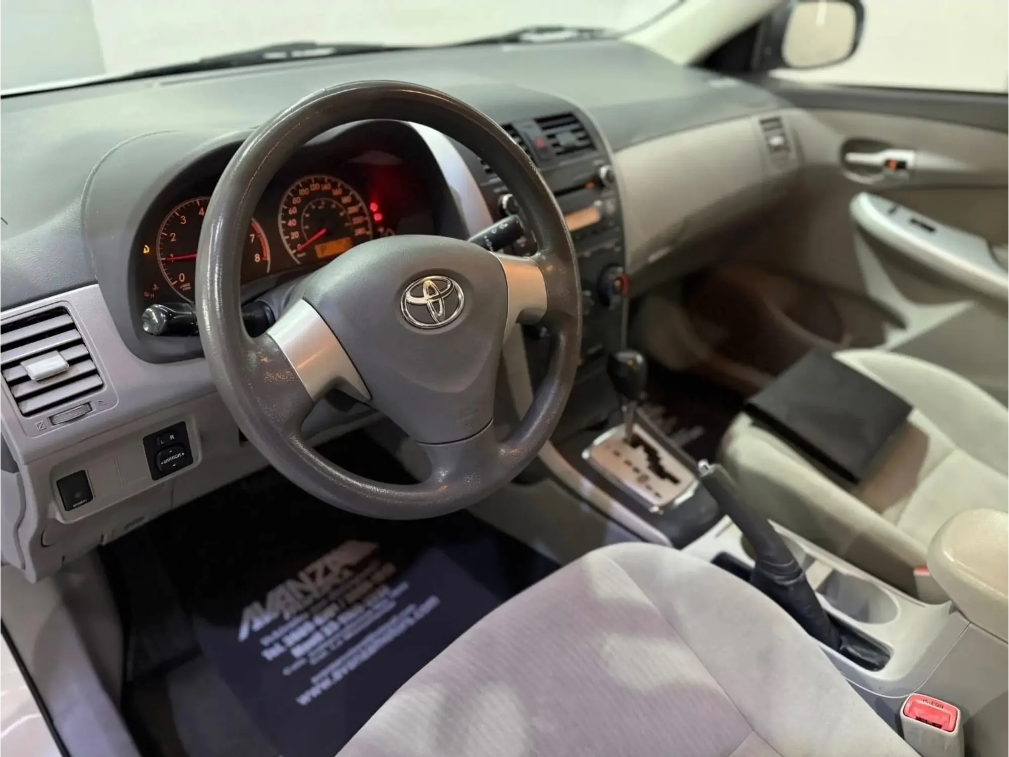 TOYOTA COROLLA 1.8 LE AT 2010 11