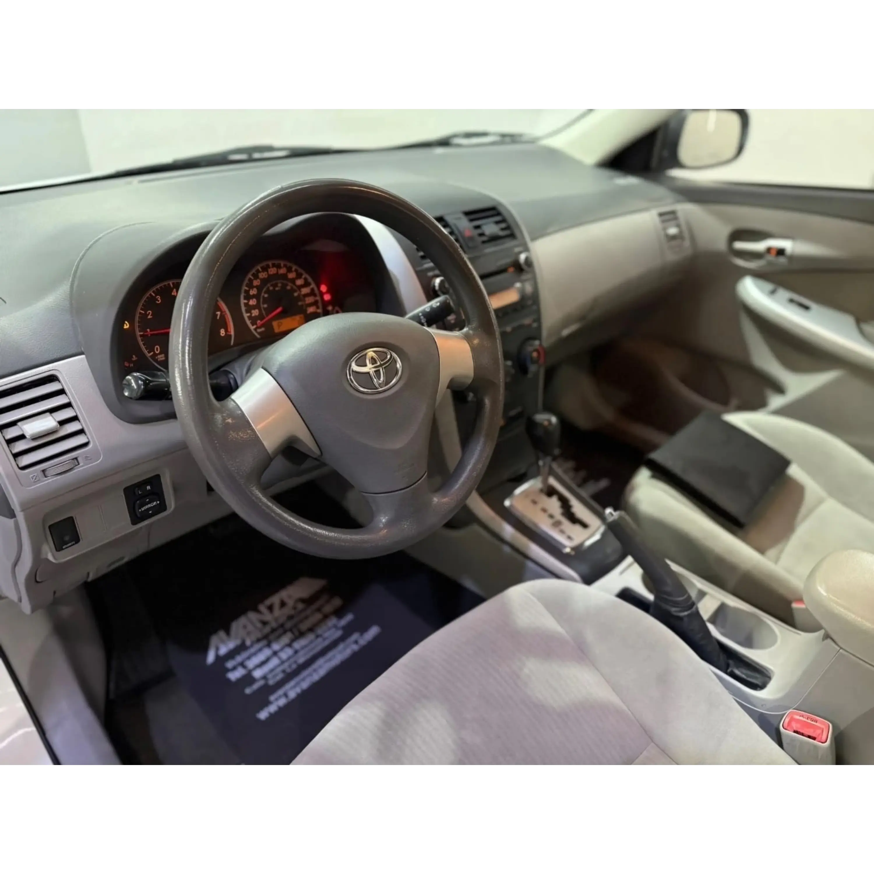 TOYOTA COROLLA 1.8 LE AT 2010 11