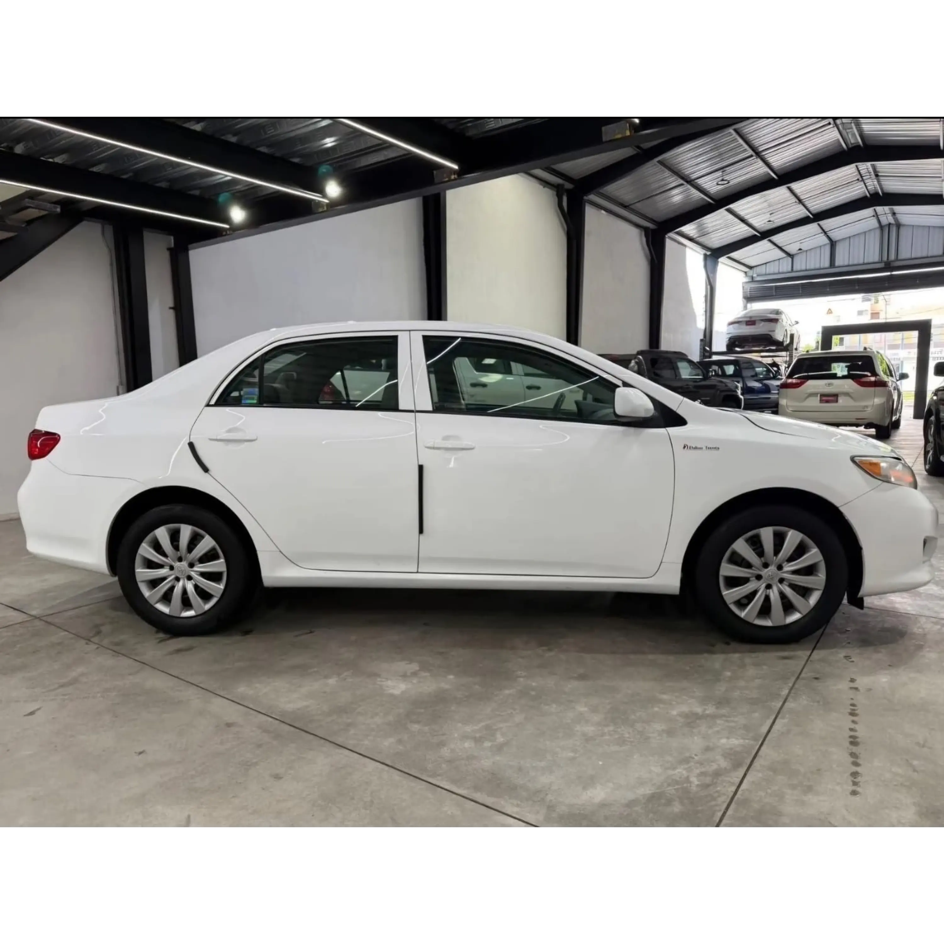 TOYOTA COROLLA 1.8 LE AT 2010 5