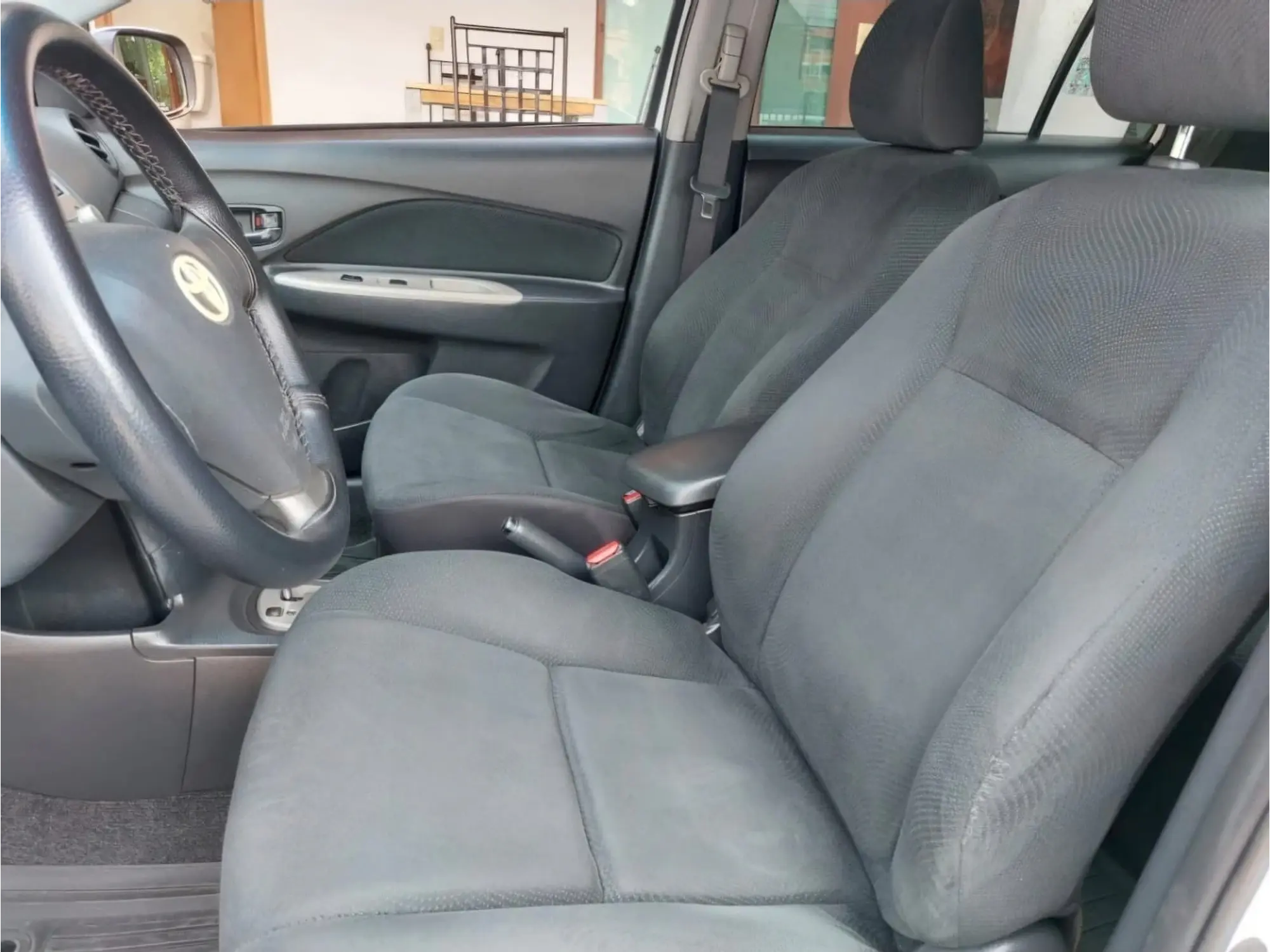 TOYOTA YARIS 1.5 PREMIUM AT 2012 8