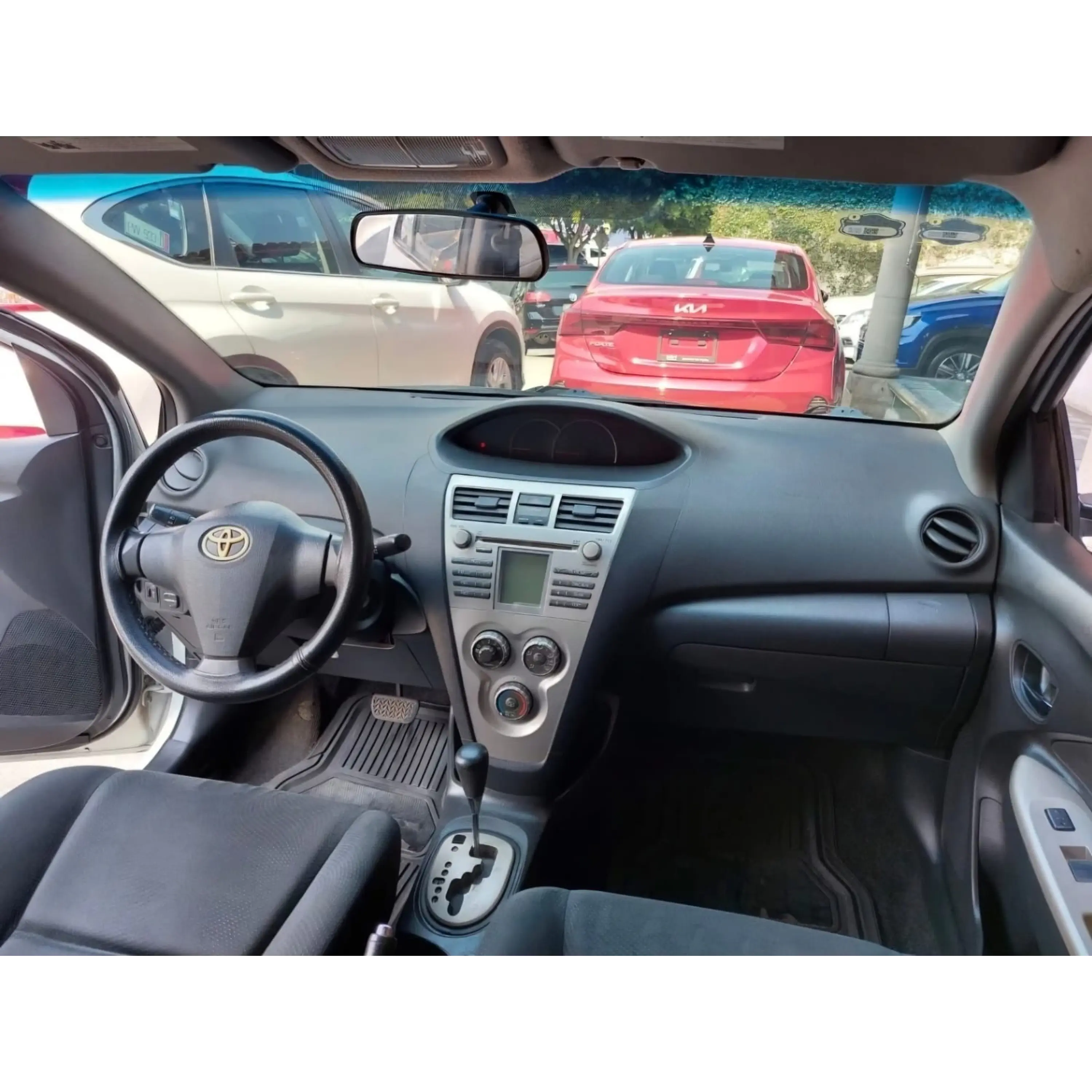 TOYOTA YARIS 1.5 PREMIUM AT 2012 7