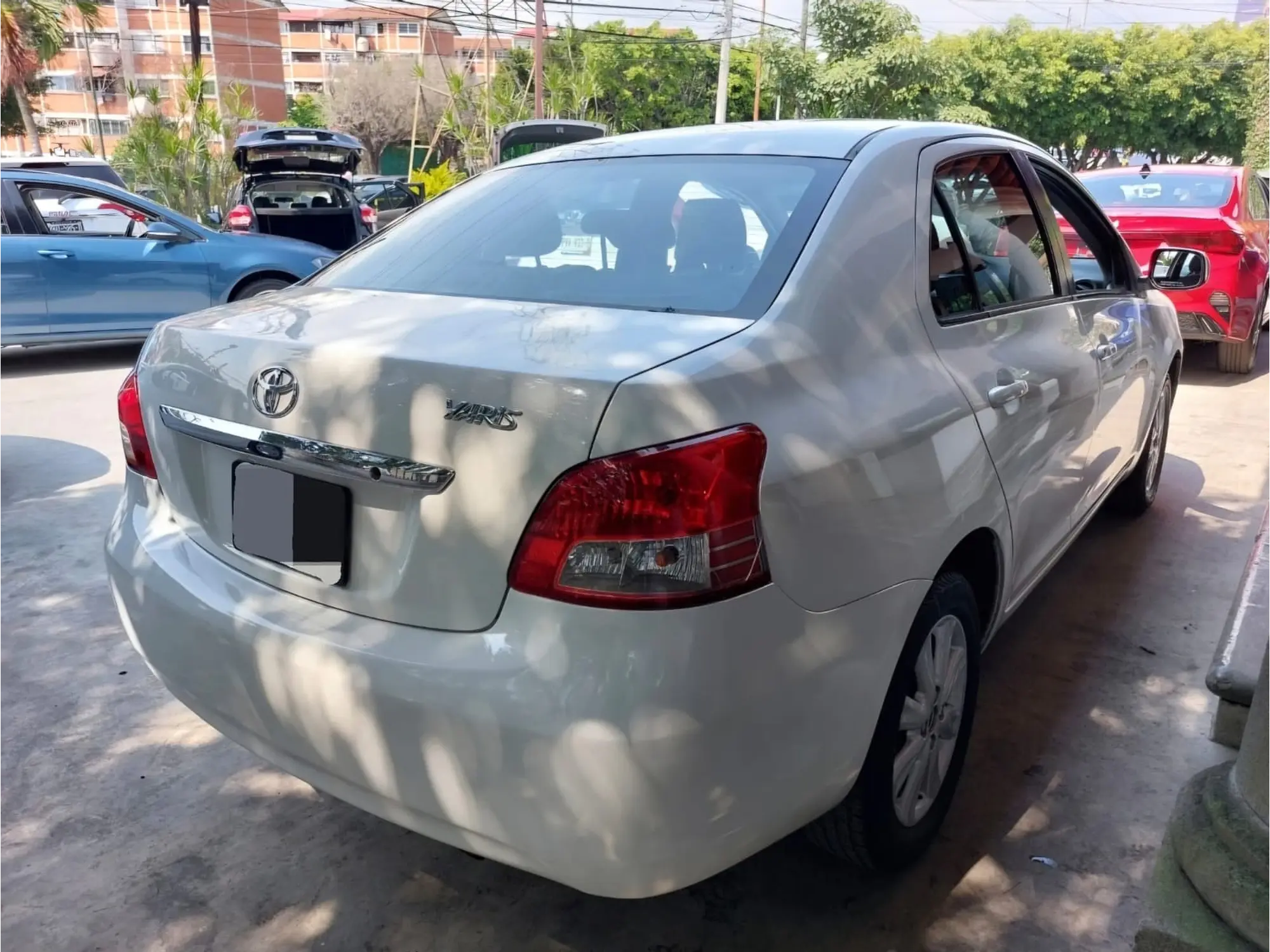TOYOTA YARIS 1.5 PREMIUM AT 2012 4