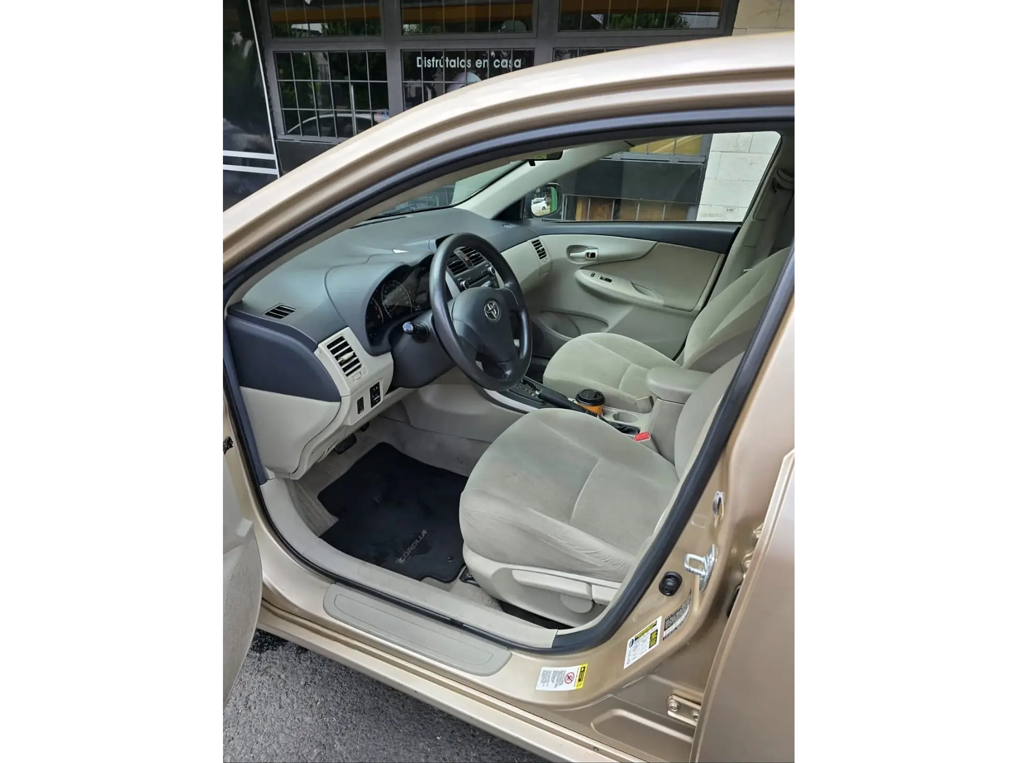 TOYOTA COROLLA 1.8 LE AT 2013 6