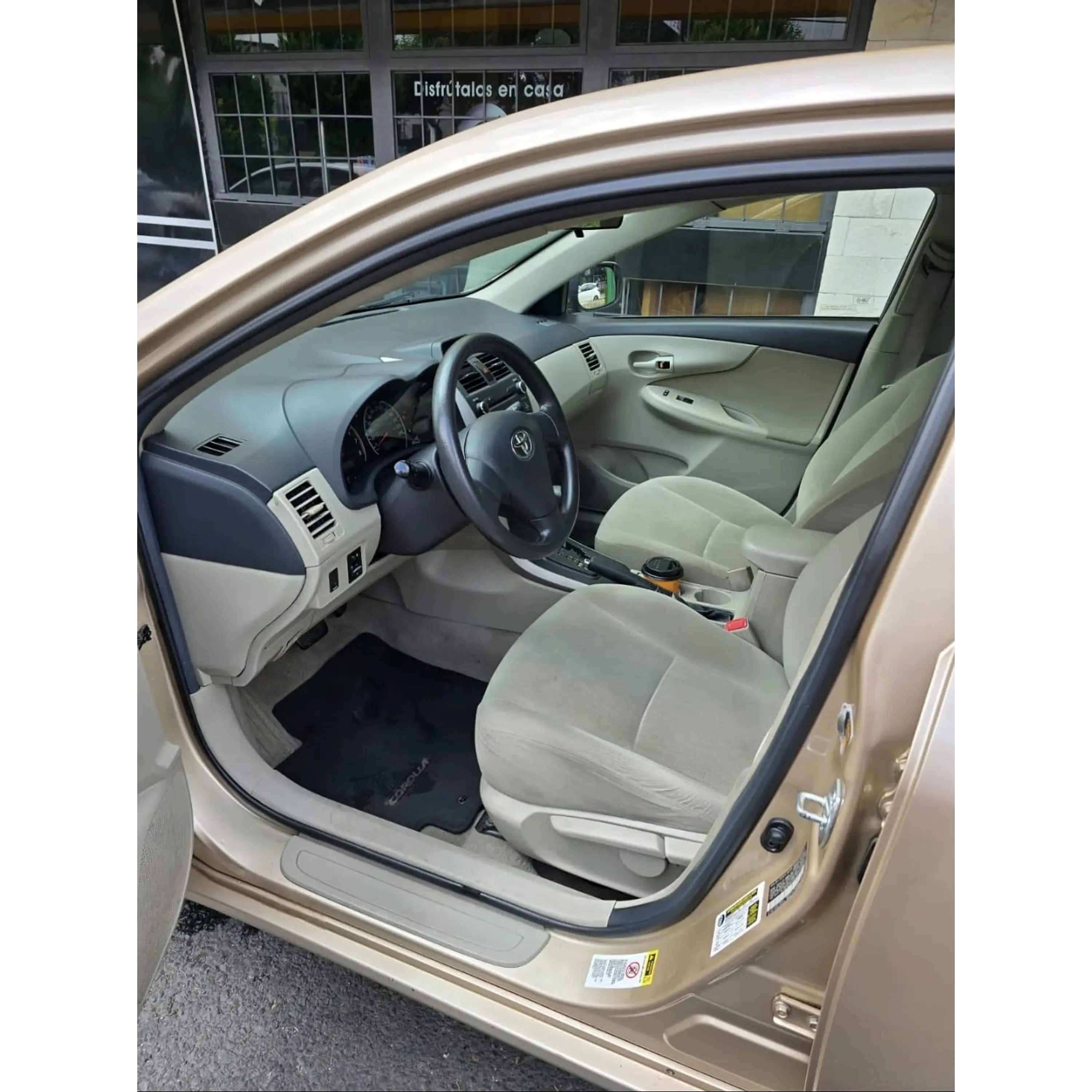 TOYOTA COROLLA 1.8 LE AT 2013 6