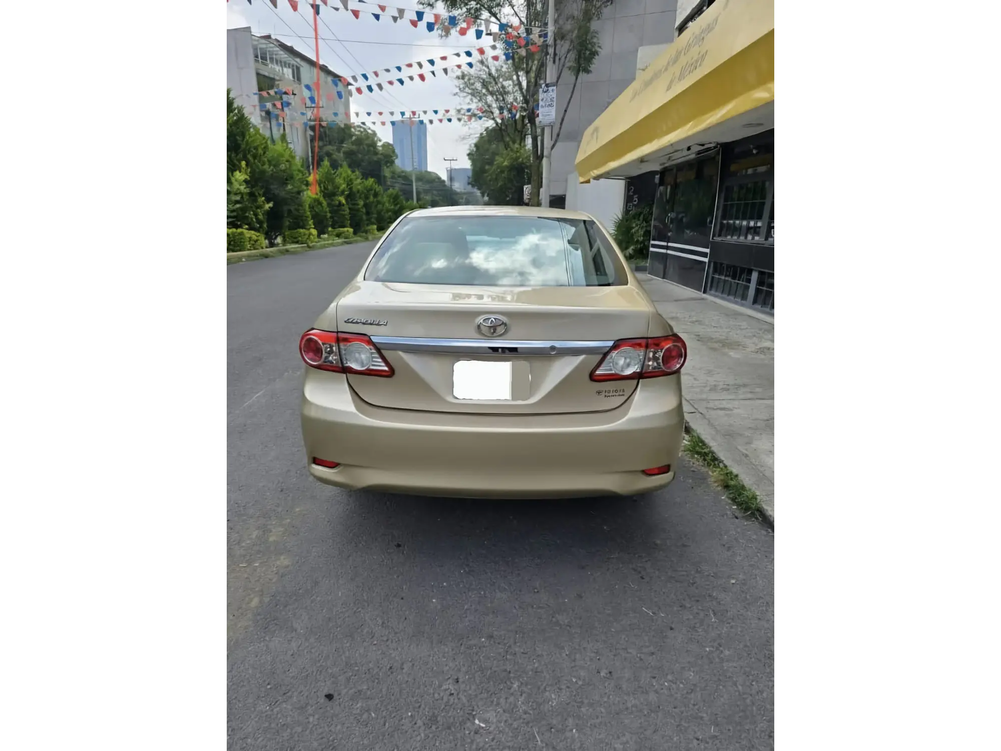 TOYOTA COROLLA 1.8 LE AT 2013 4