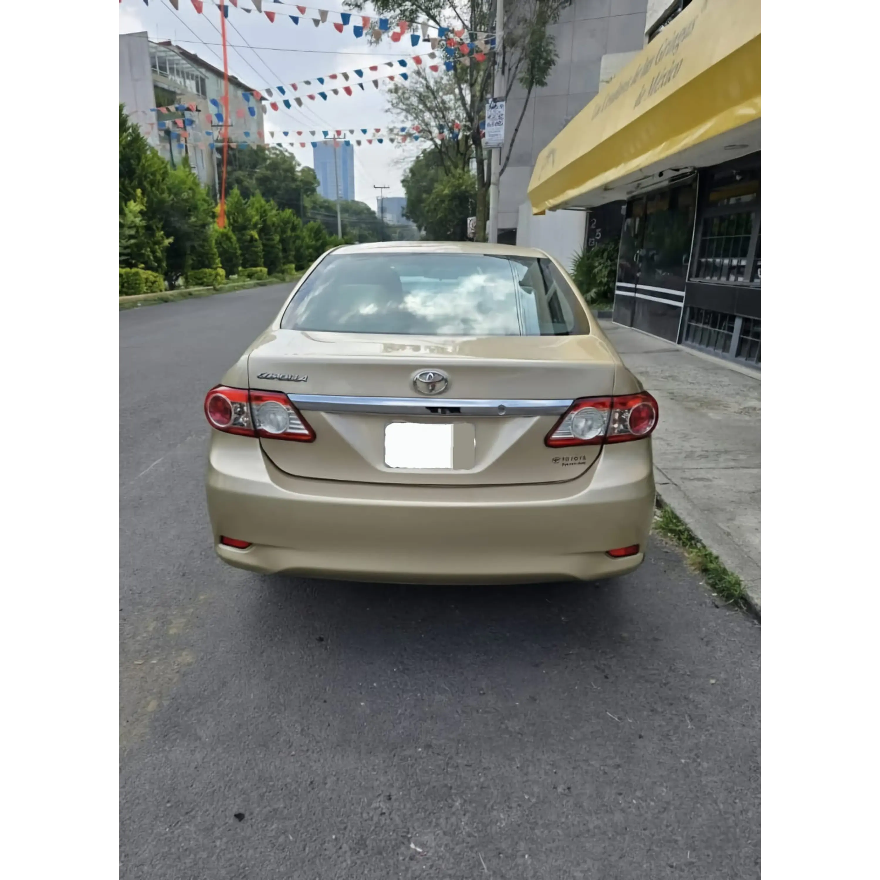 TOYOTA COROLLA 1.8 LE AT 2013 4
