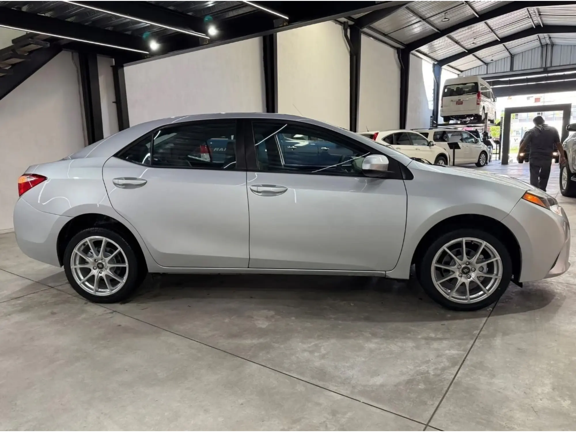 TOYOTA COROLLA 1.8 LE AT 2014 3