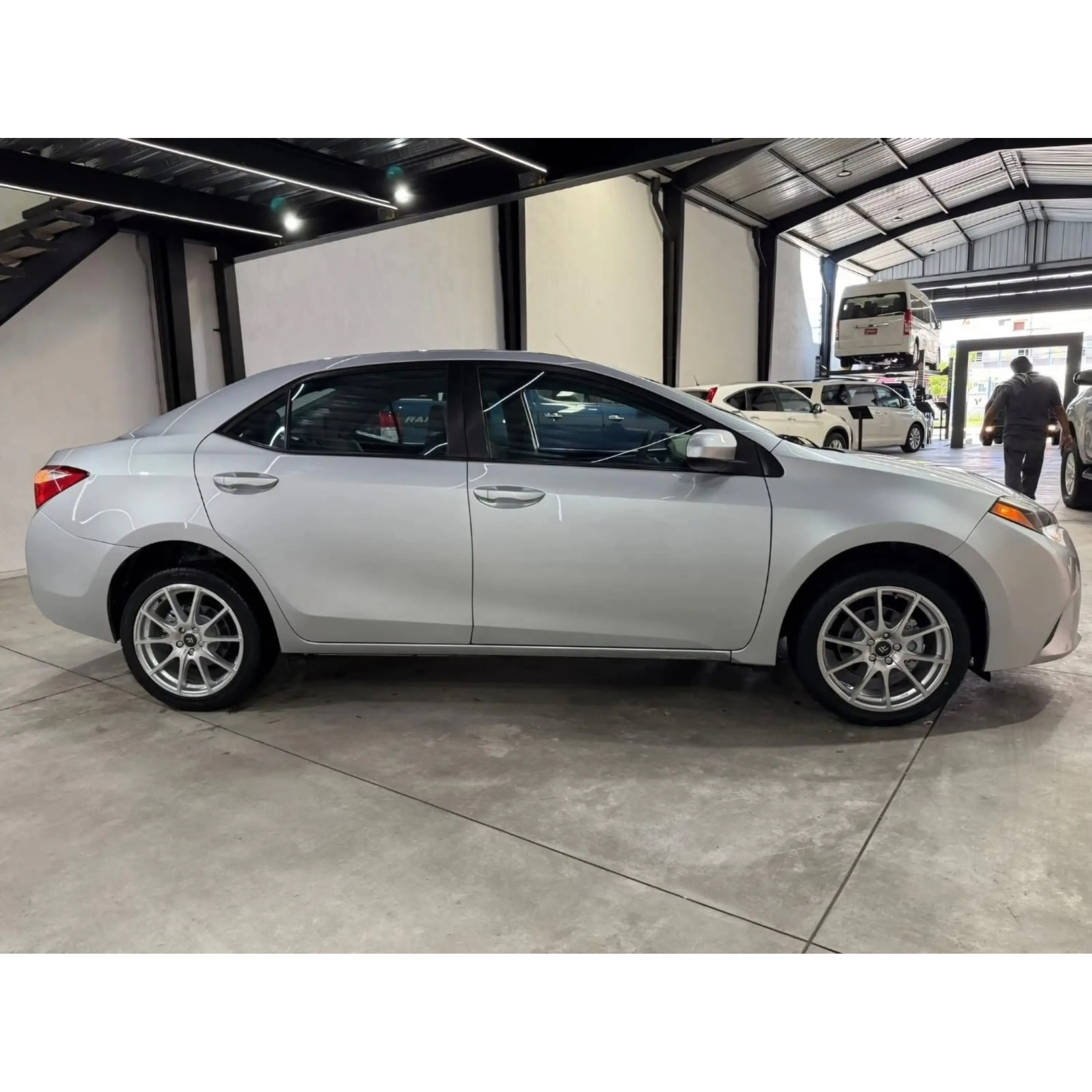 TOYOTA COROLLA 1.8 LE AT 2014 3