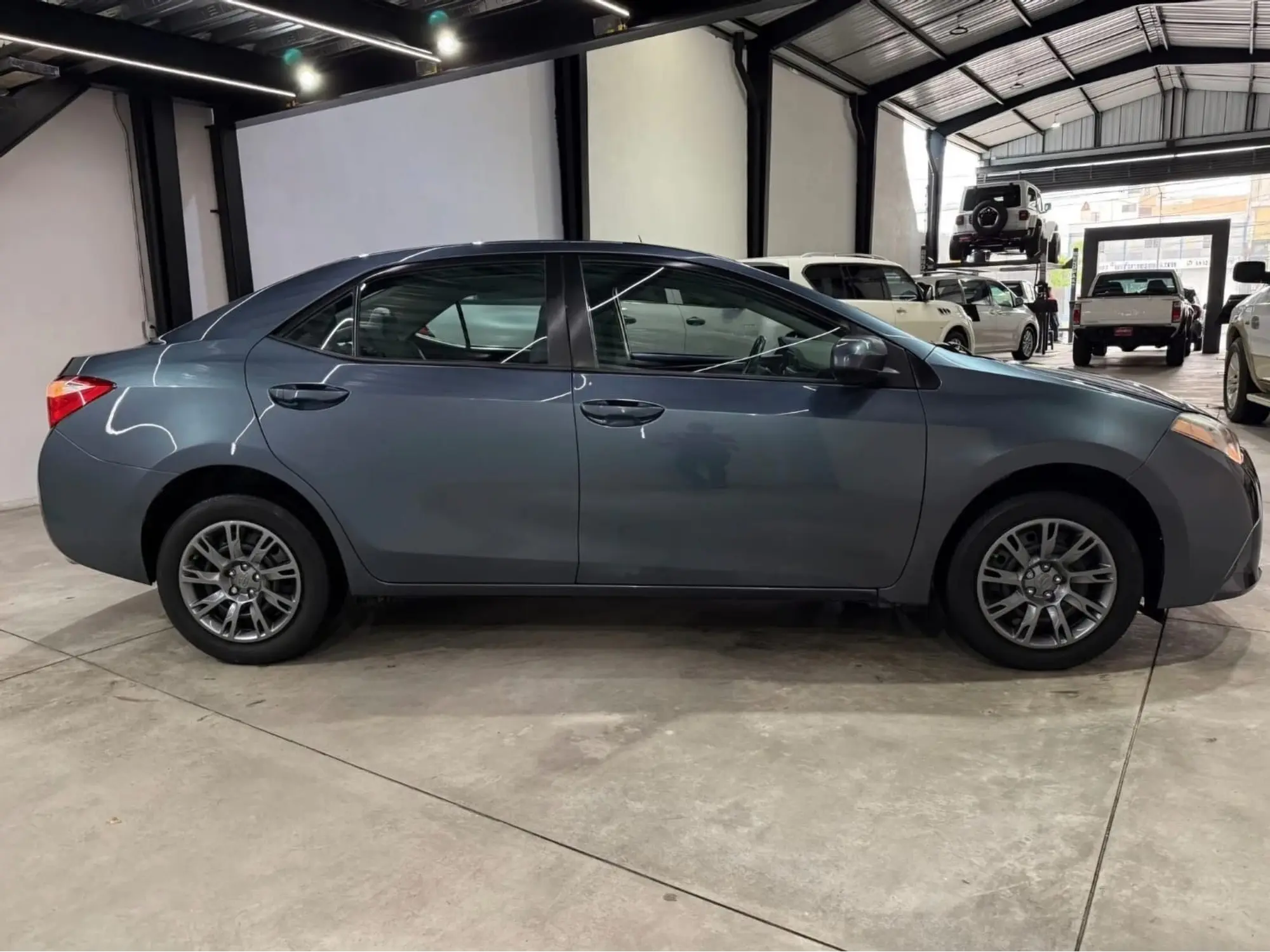 TOYOTA COROLLA 1.8 BASE AT 2014 4