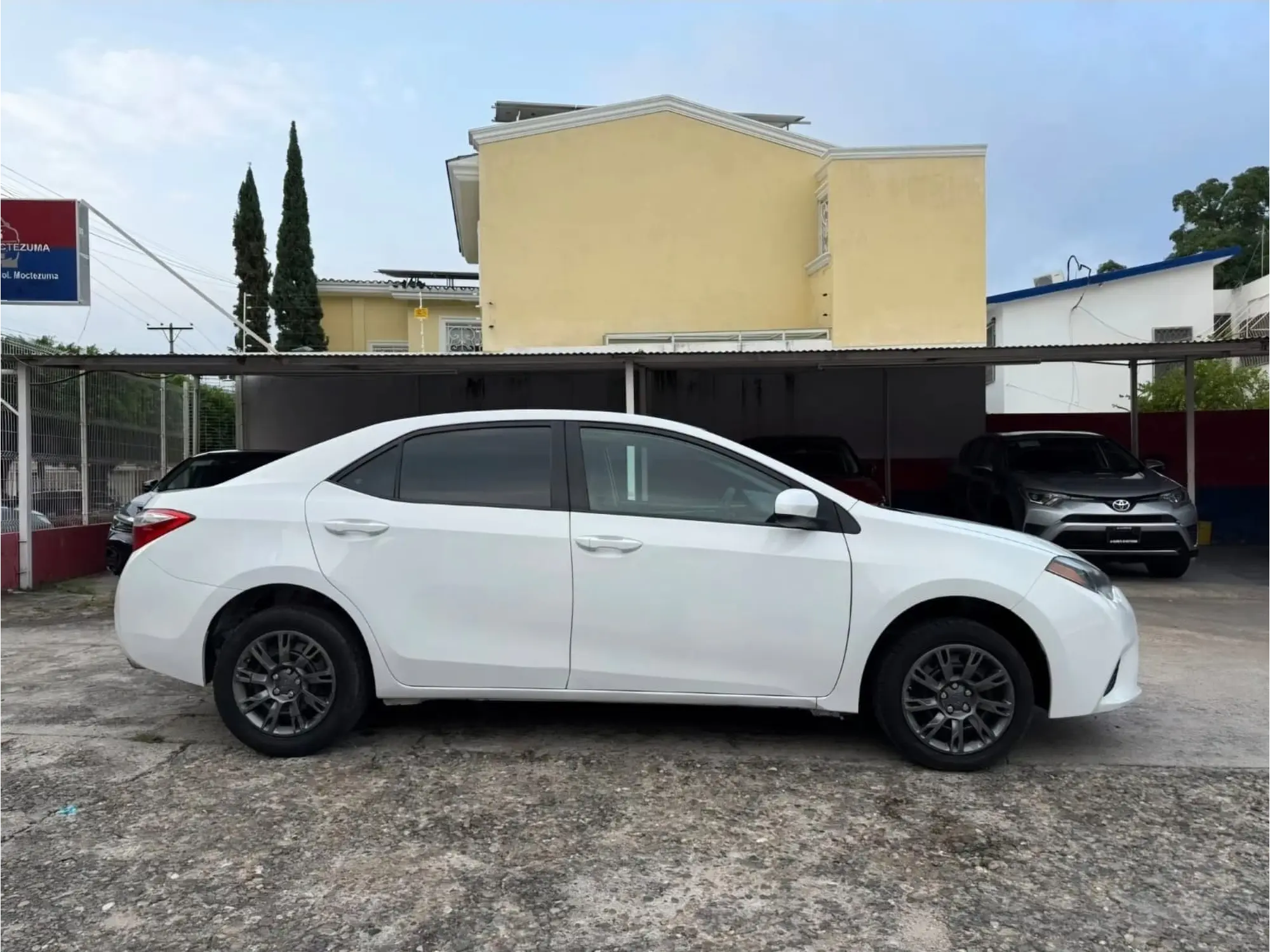 TOYOTA COROLLA 1.8 BASE MT 2014 4