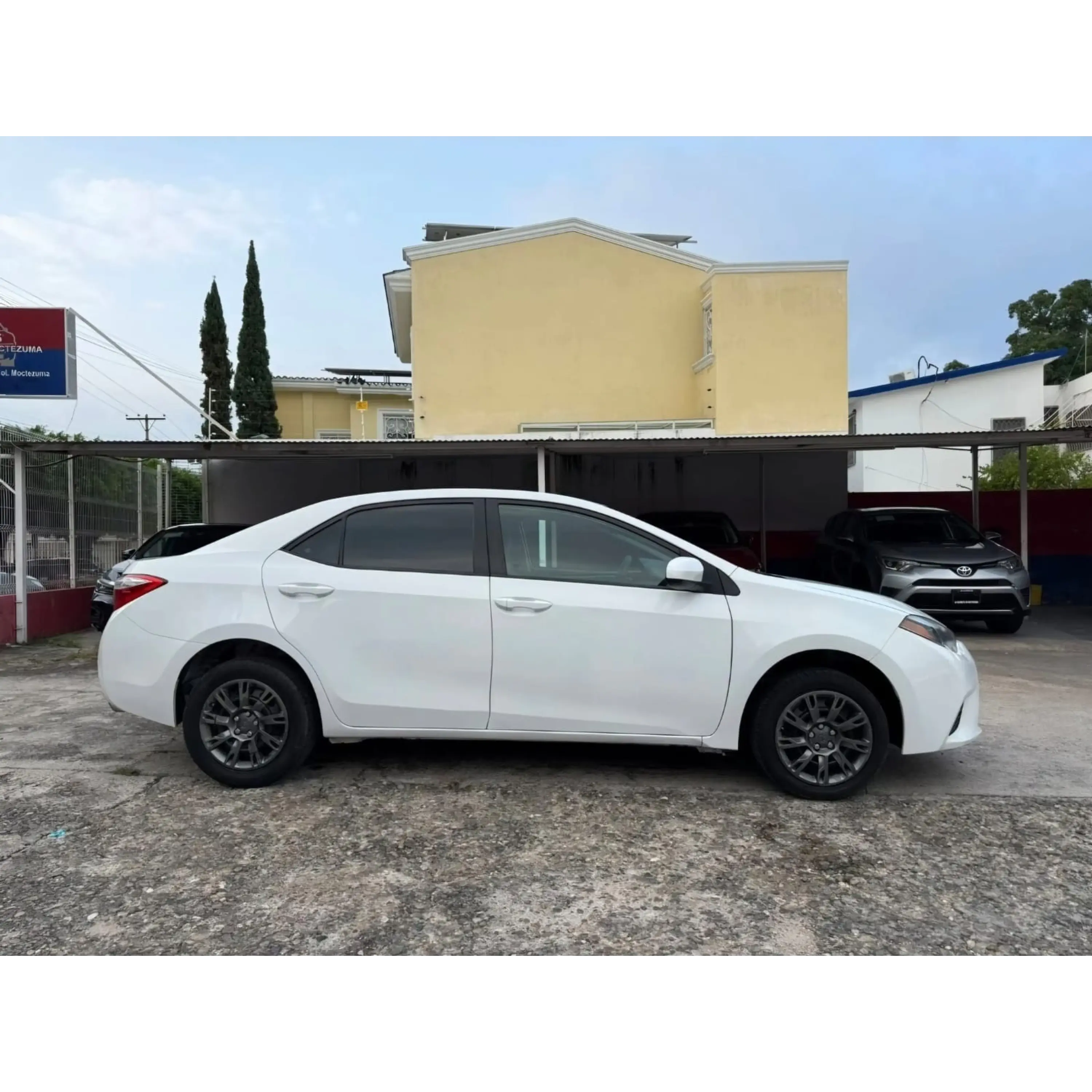 TOYOTA COROLLA 1.8 BASE MT 2014 4