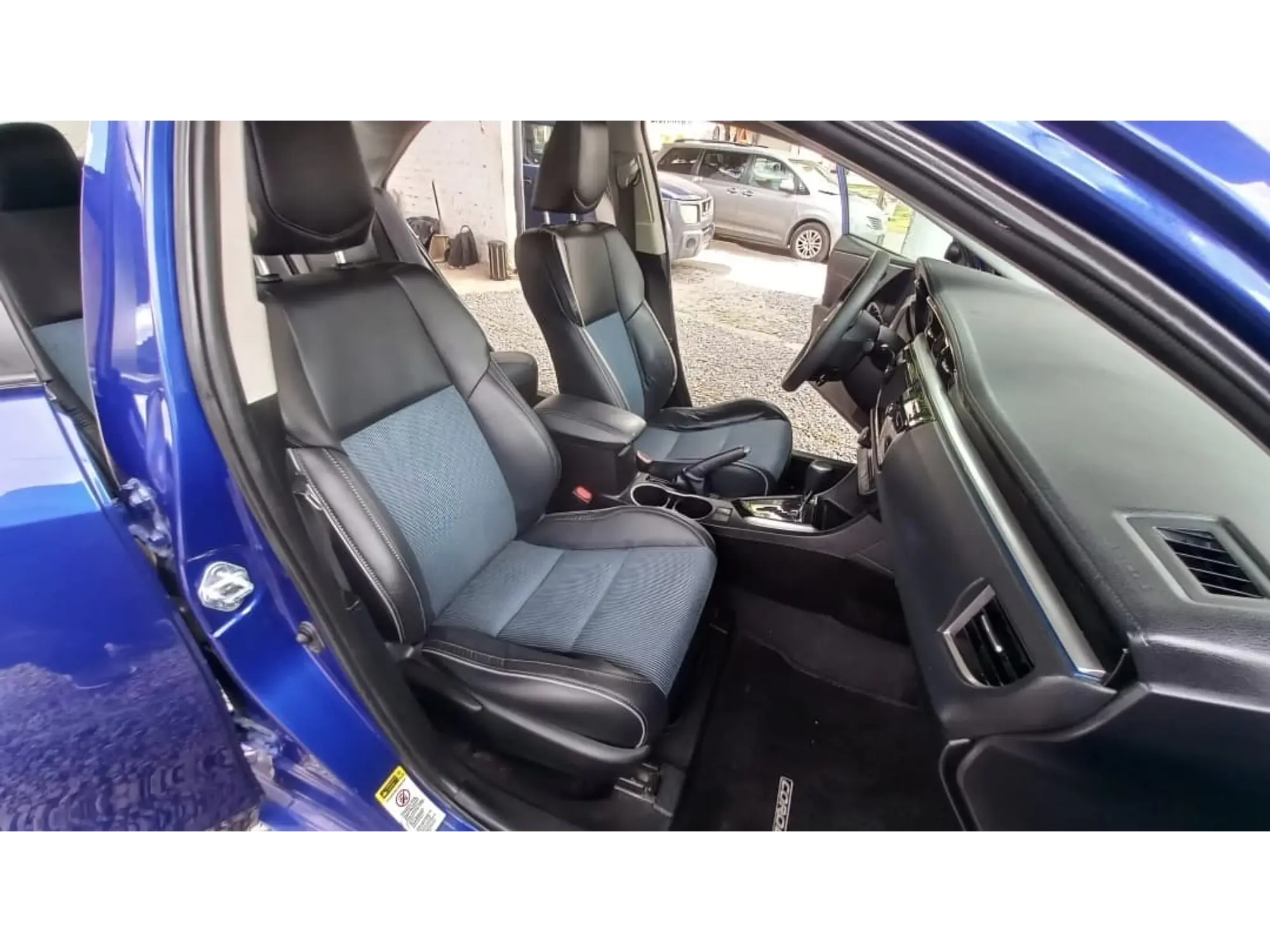 TOYOTA COROLLA 1.8 S AT 2015 11