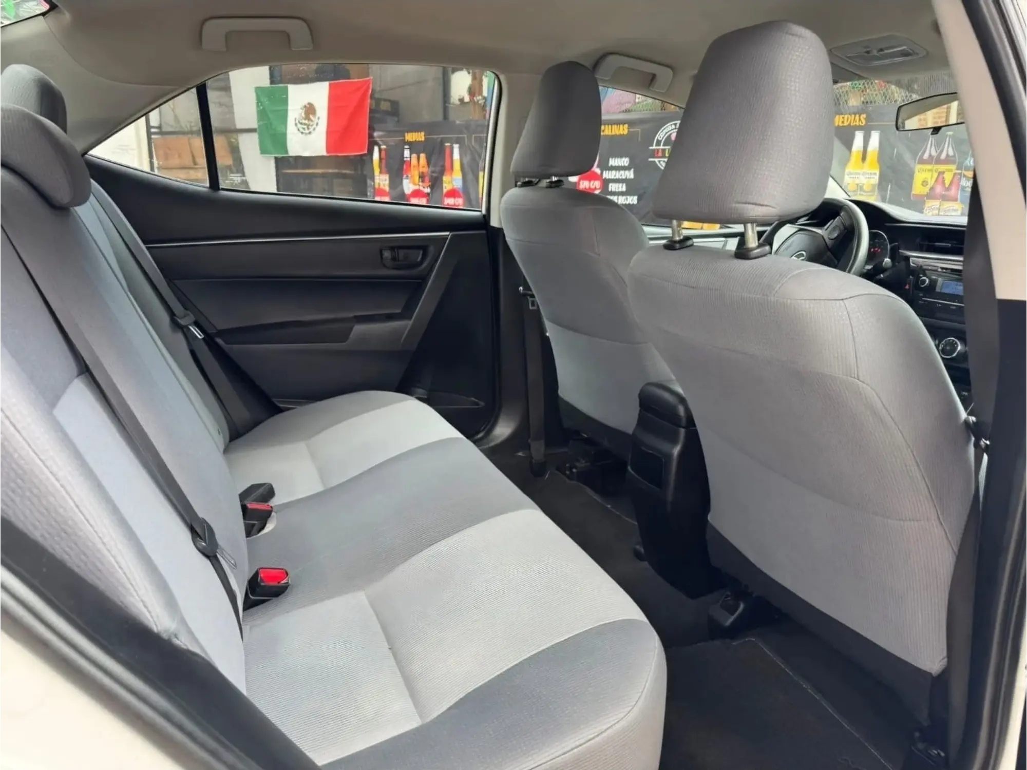TOYOTA COROLLA 1.8 S AT 2015 10