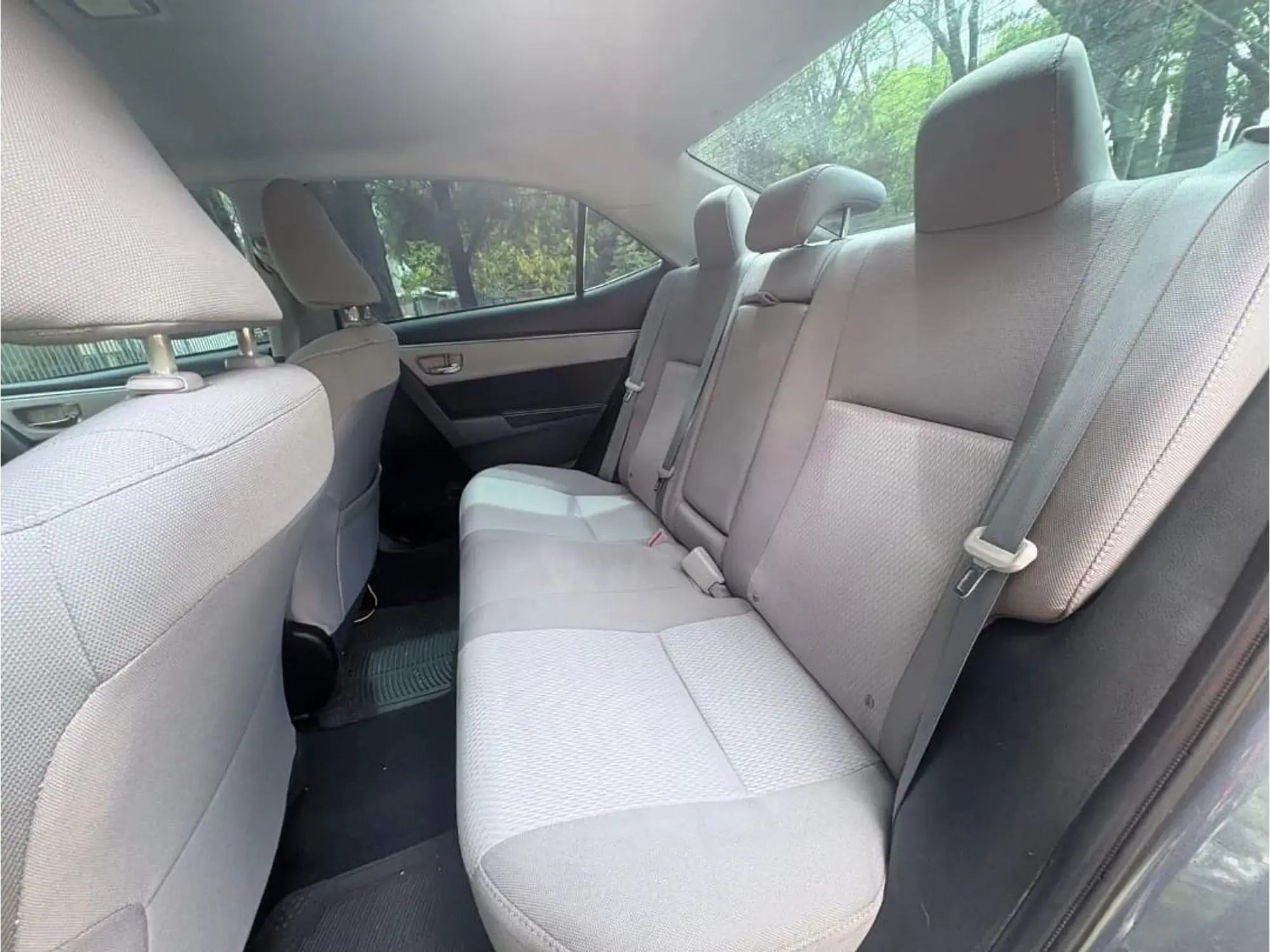 TOYOTA COROLLA 1.8 LE AT 2016 10